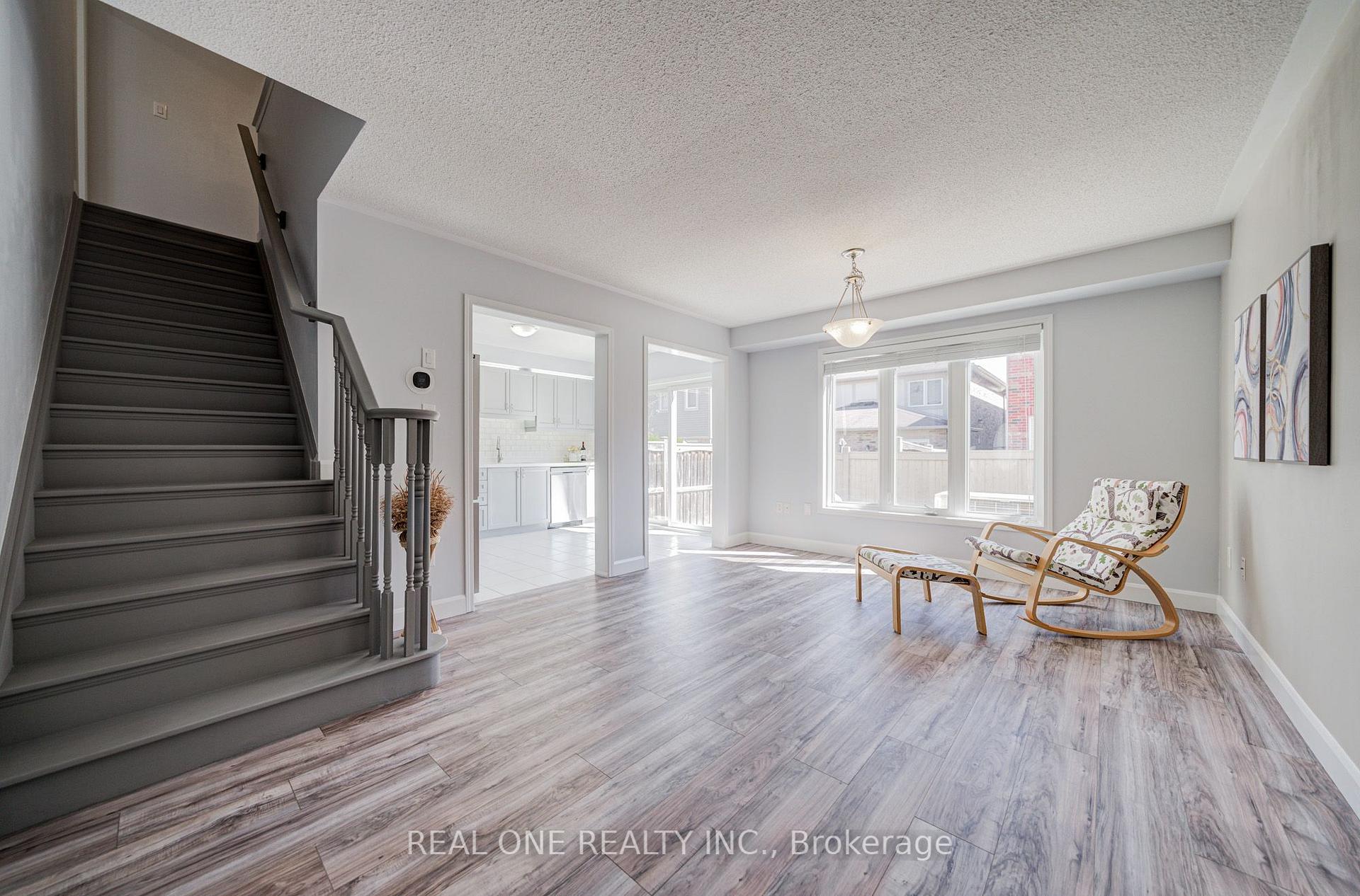 Photo 12 of 266 Woodley Crescent, Milton, Willmott — HOMEH
