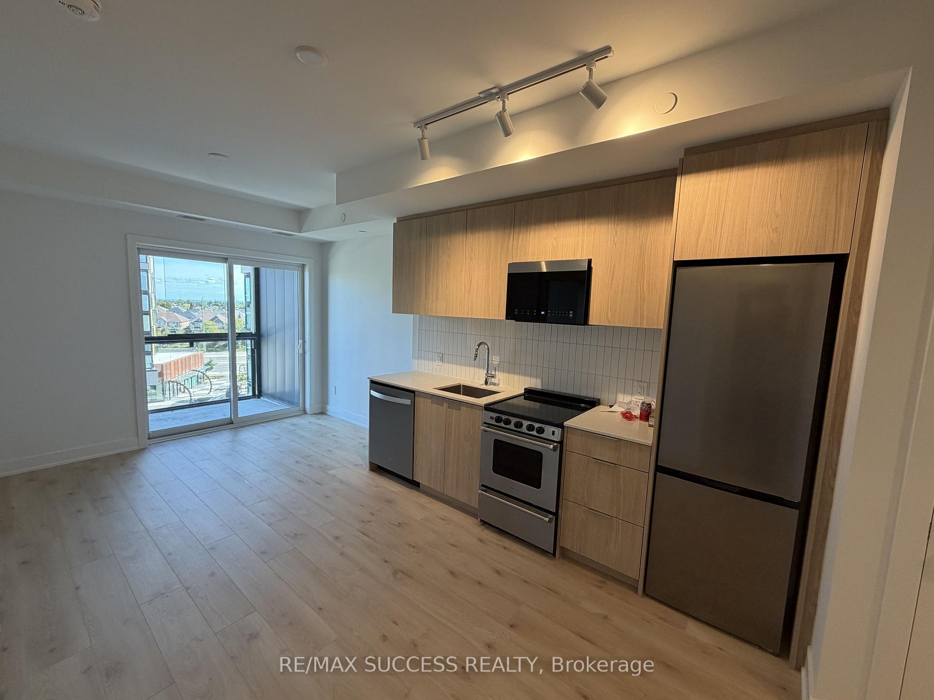 Photo 8 of 3008 William Cutmore Boulevard, Oakville, Joshua Meadows — HOMEH