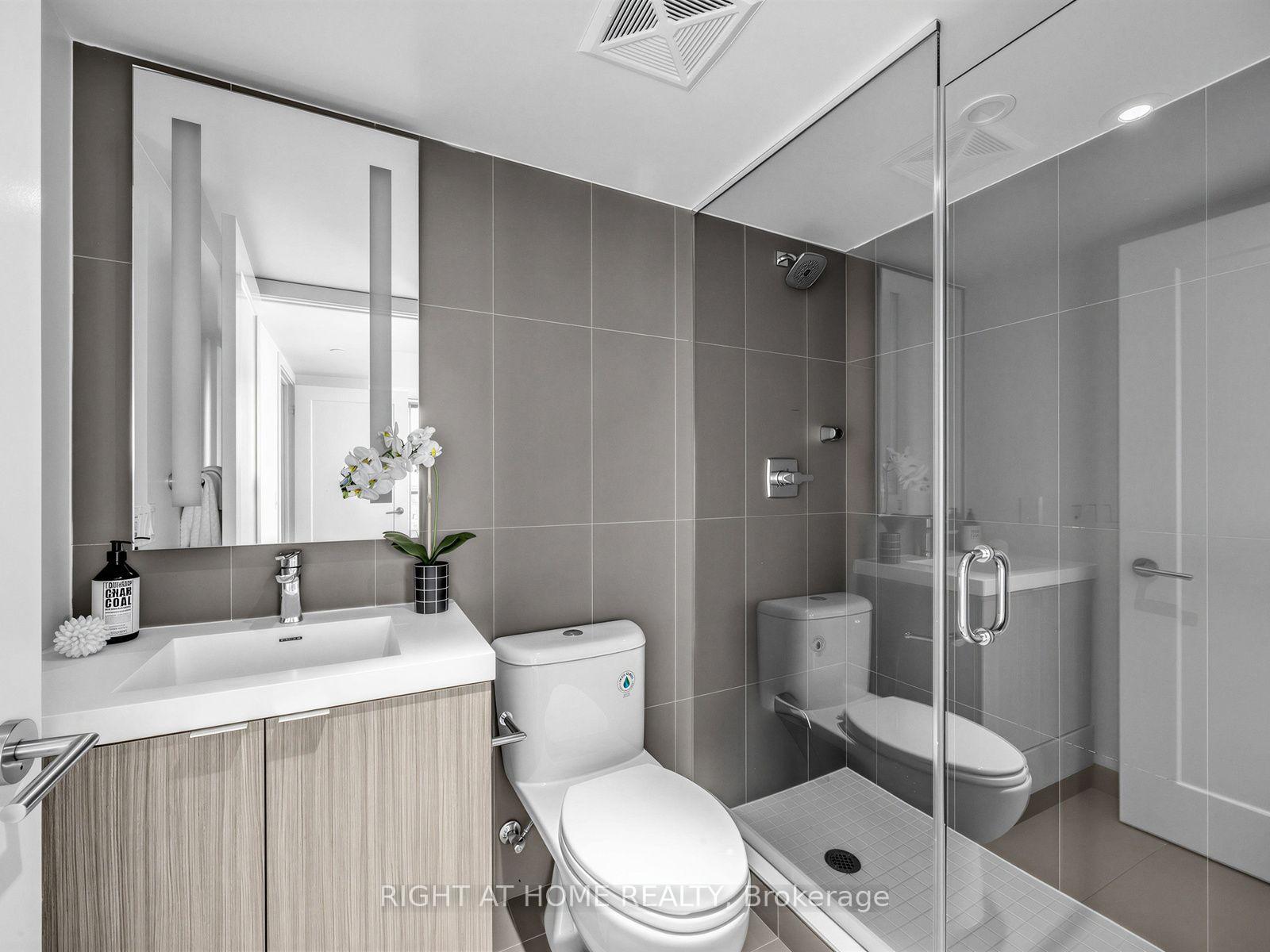 Photo 11 of Unit 2423, 585 Bloor Street E, Toronto, North St. James Town — HOMEH