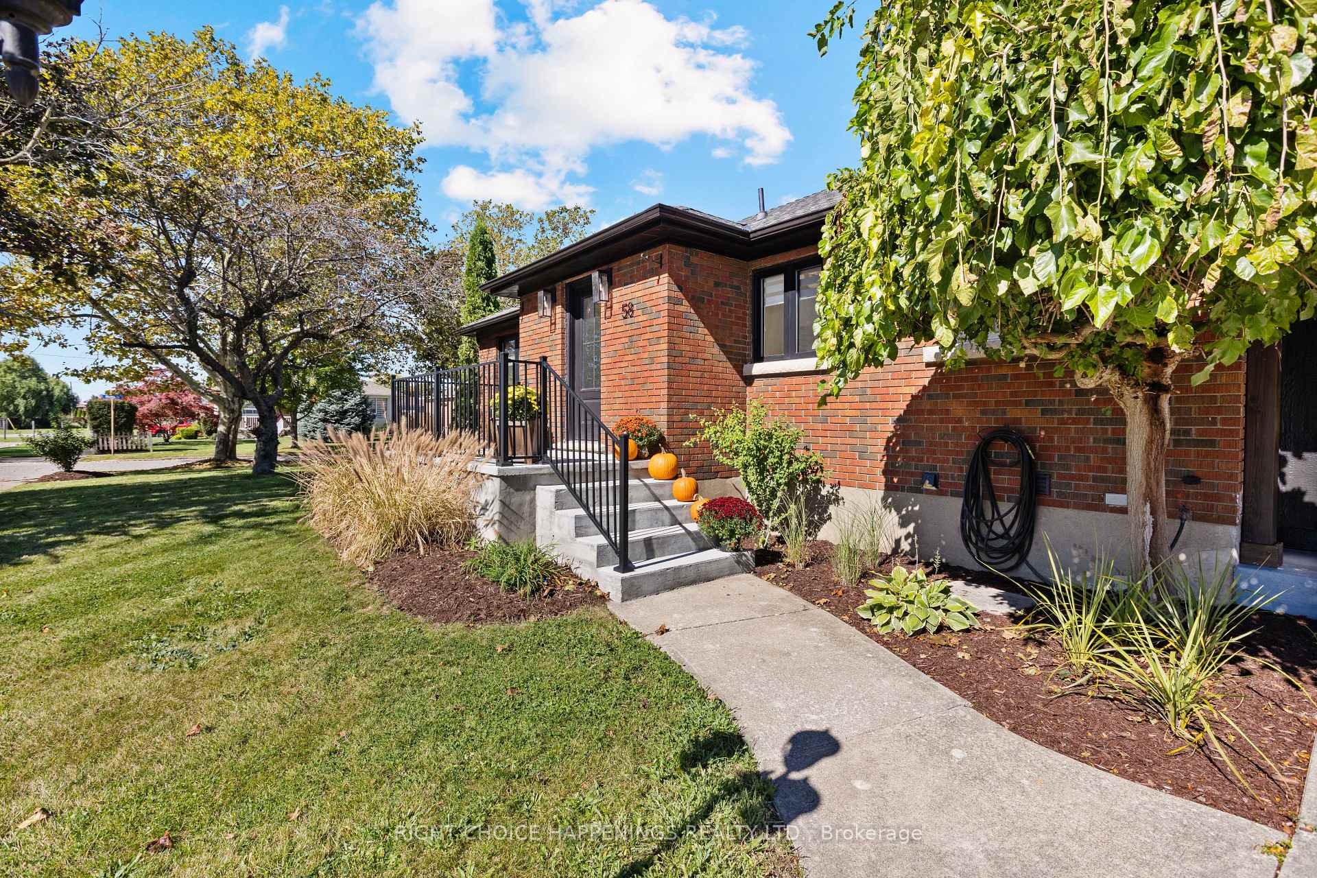 Photo 5 of 58 Ann Street, Thorold, Thorold Downtown — HOMEH