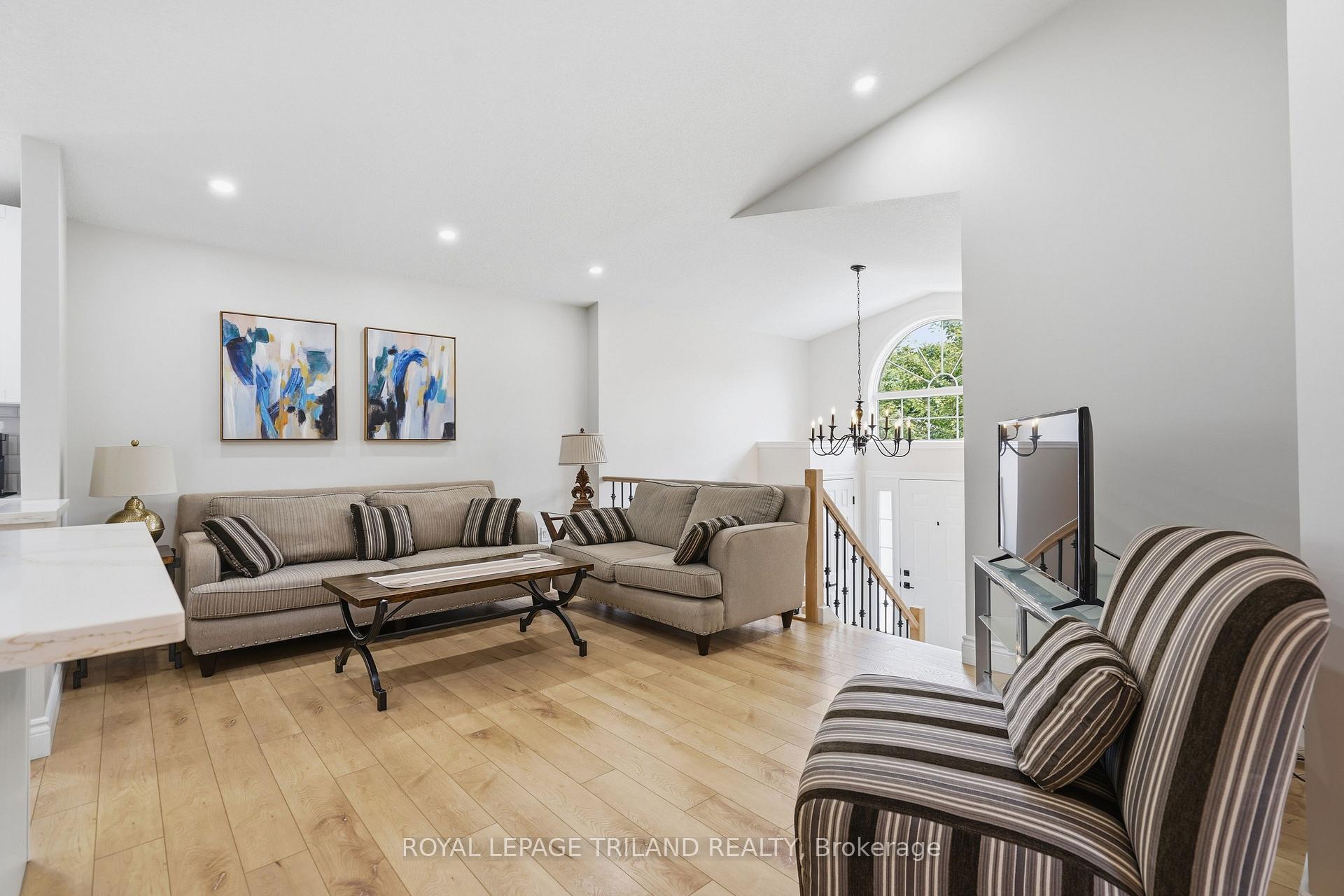 Photo 5 of 74 Kennedy Place, London, East I — HOMEH