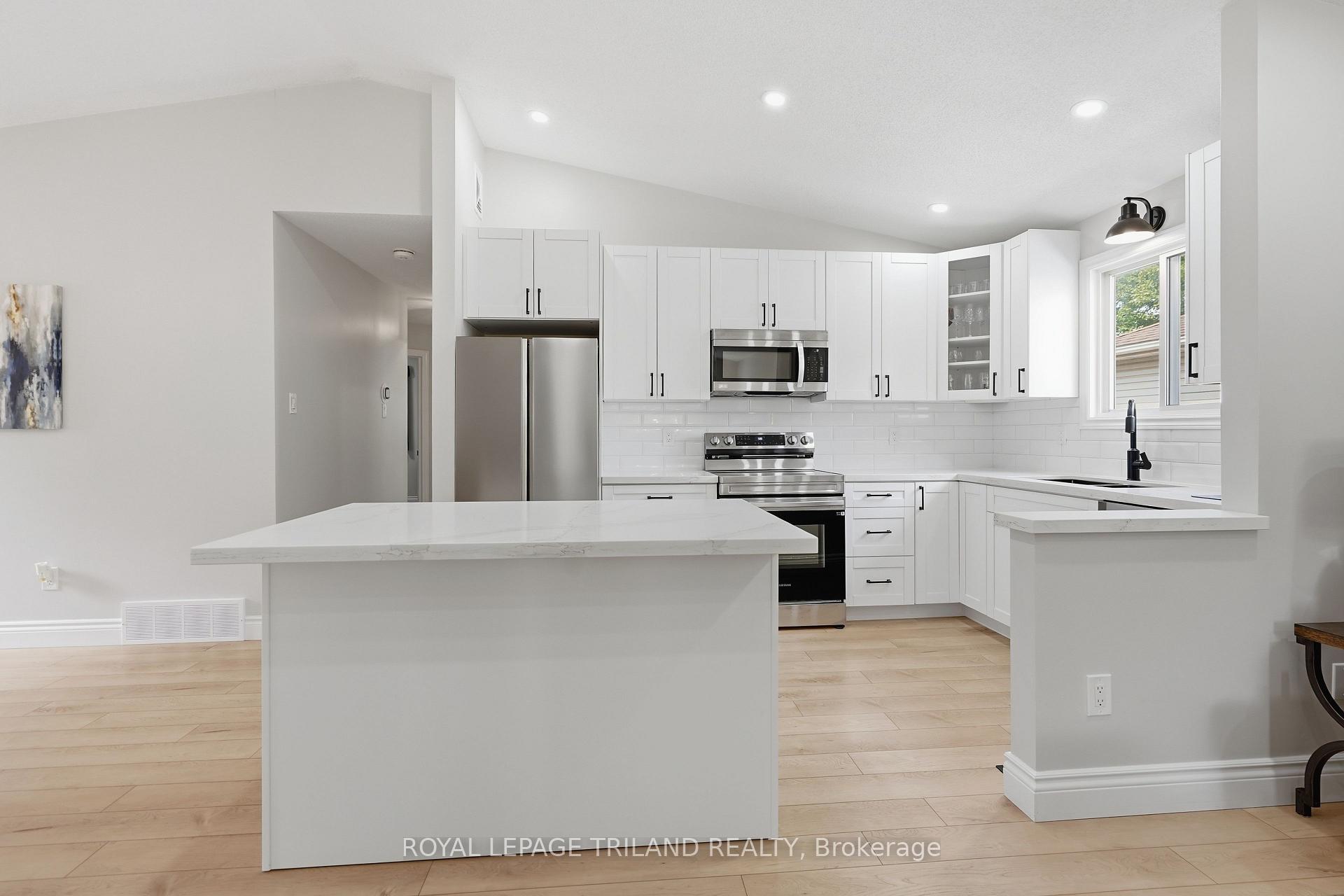 Photo 7 of 74 Kennedy Place, London, East I — HOMEH