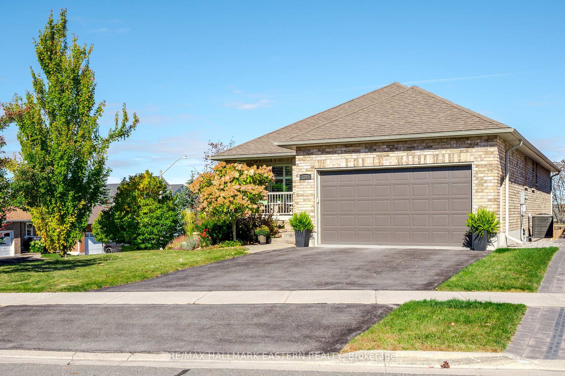 Photo 2 of 748 Overend Gardens, Peterborough, Monaghan Ward 2 — HOMEH