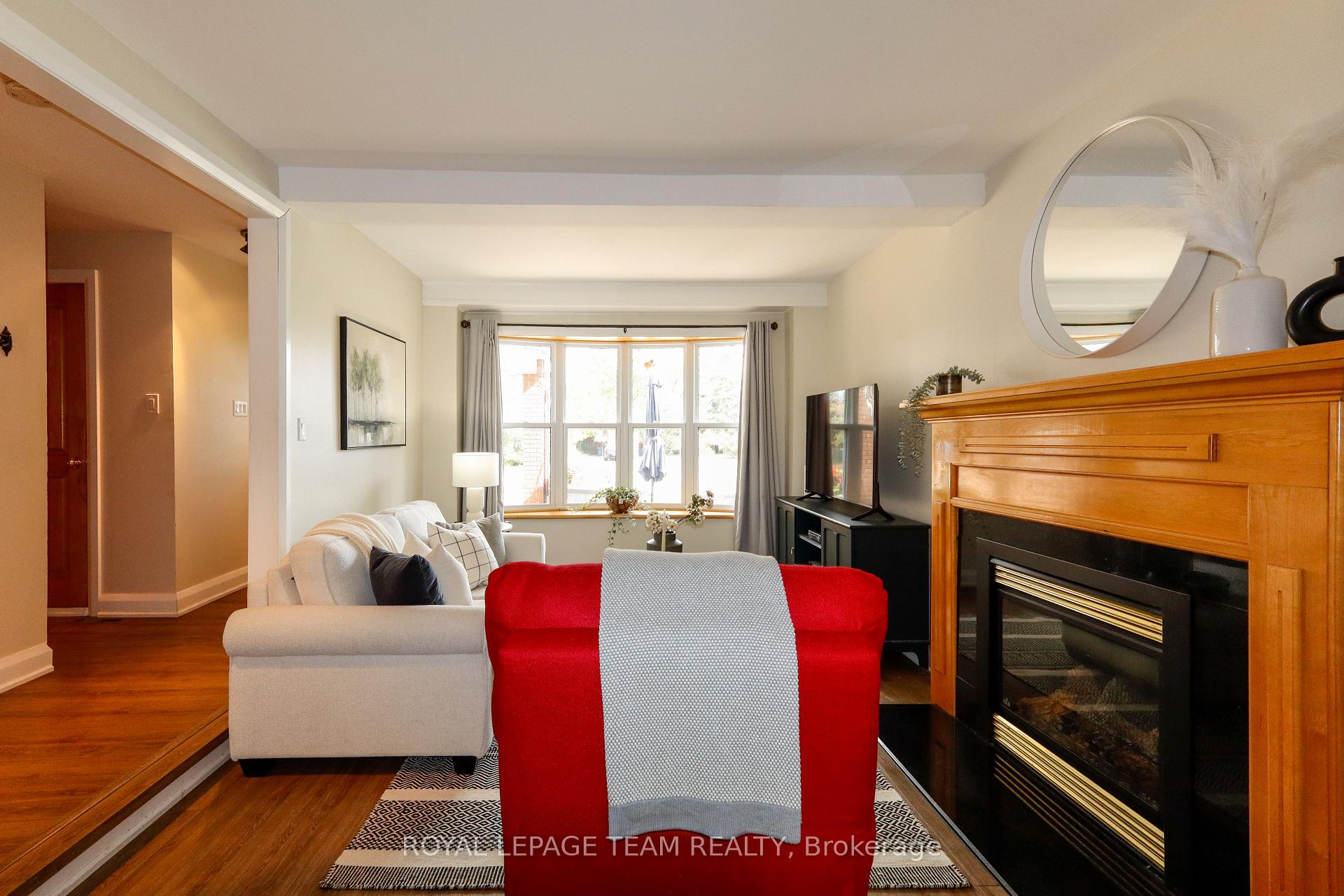 Photo 11 of 1501 Meadowbrook Road, Ottawa, Pineview — HOMEH