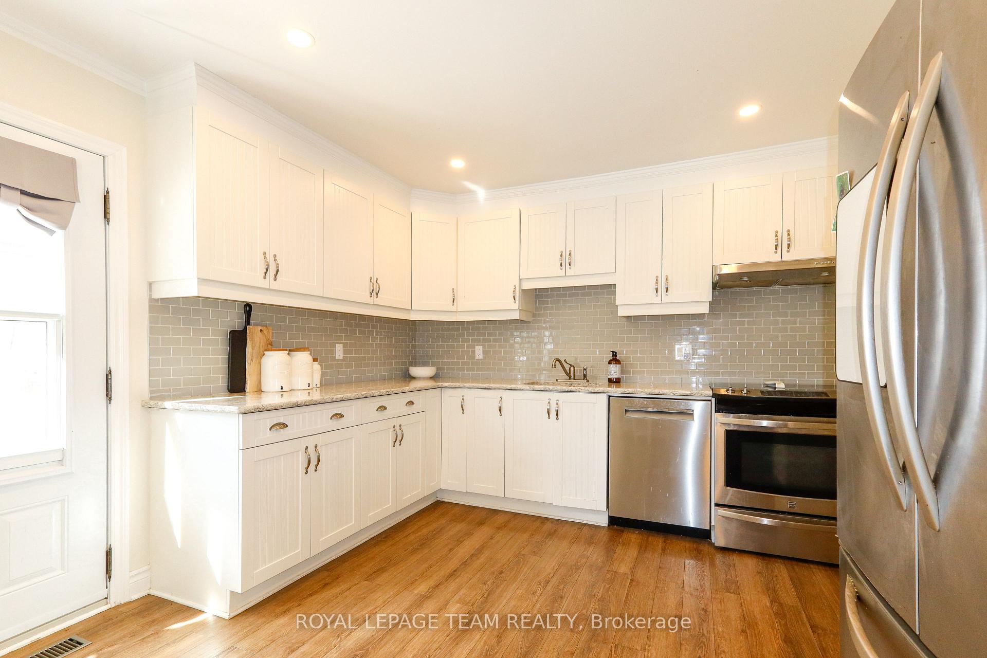 Photo 16 of 1501 Meadowbrook Road, Ottawa, Pineview — HOMEH