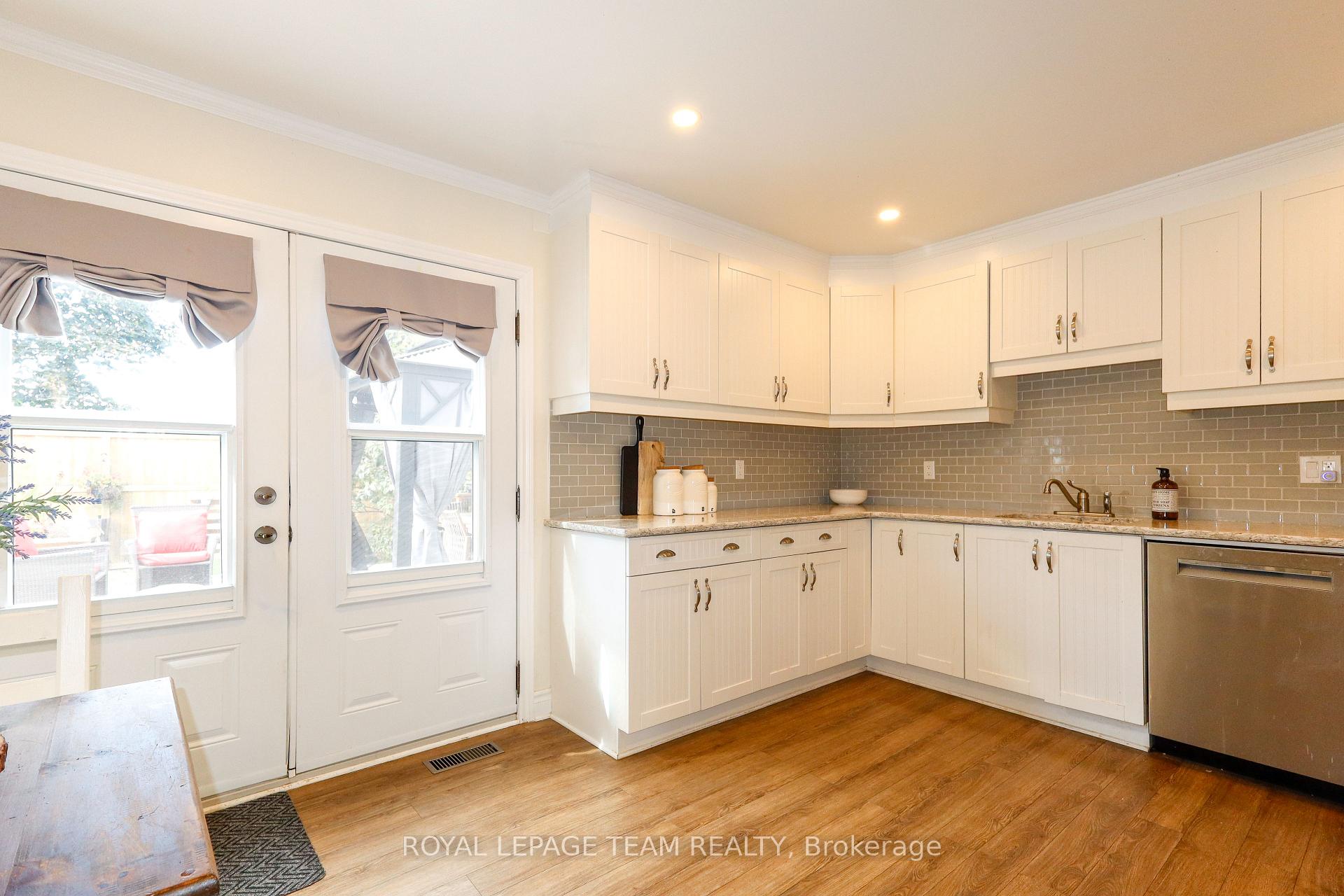 Photo 19 of 1501 Meadowbrook Road, Ottawa, Pineview — HOMEH