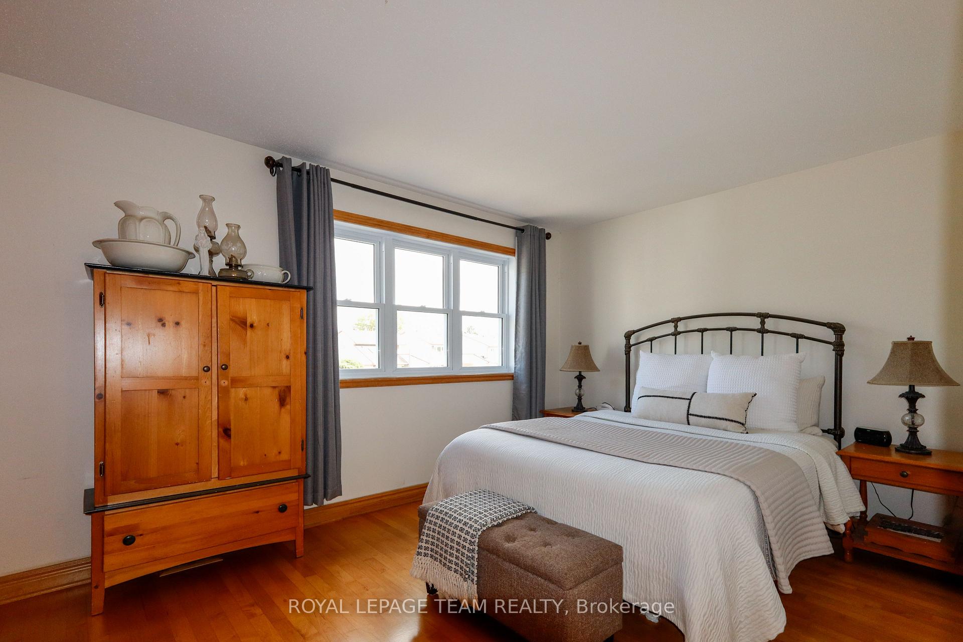 Photo 27 of 1501 Meadowbrook Road, Ottawa, Pineview — HOMEH