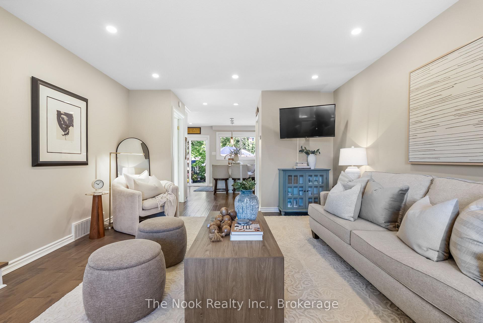 Photo 5 of 648 Berwick Crescent, Oshawa, McLaughlin — HOMEH