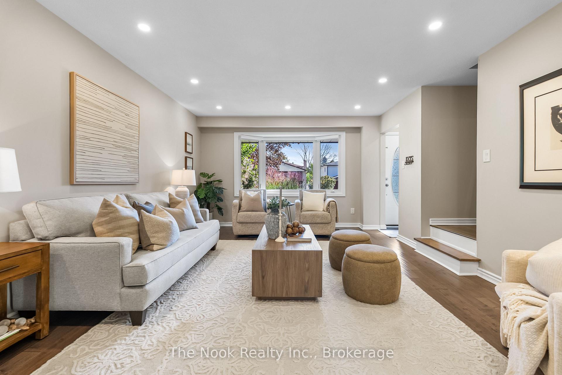 Photo 7 of 648 Berwick Crescent, Oshawa, McLaughlin — HOMEH