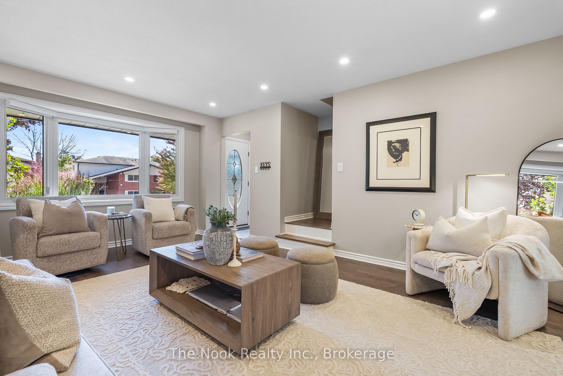 Photo 8 of 648 Berwick Crescent, Oshawa, McLaughlin — HOMEH