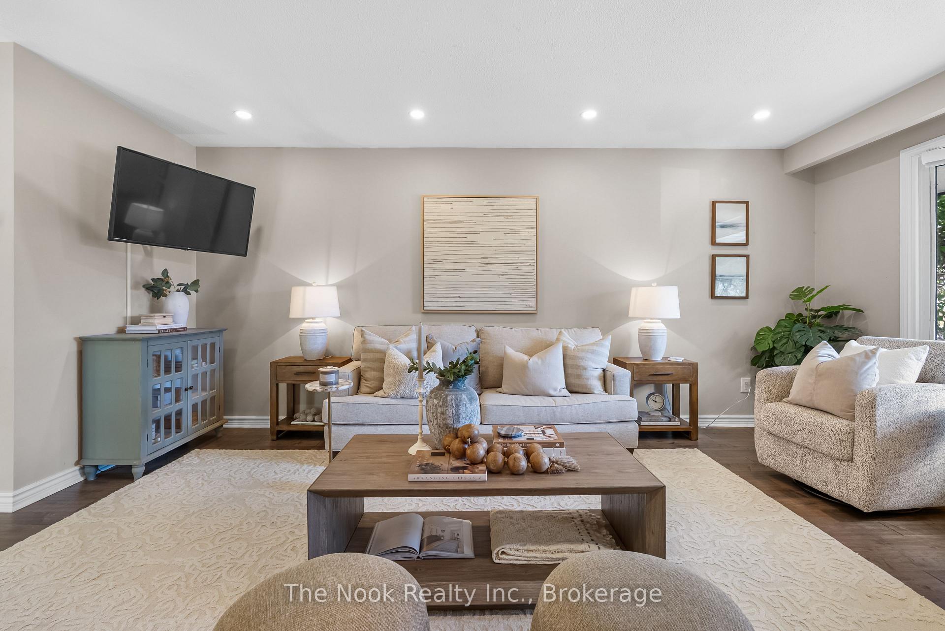 Photo 9 of 648 Berwick Crescent, Oshawa, McLaughlin — HOMEH