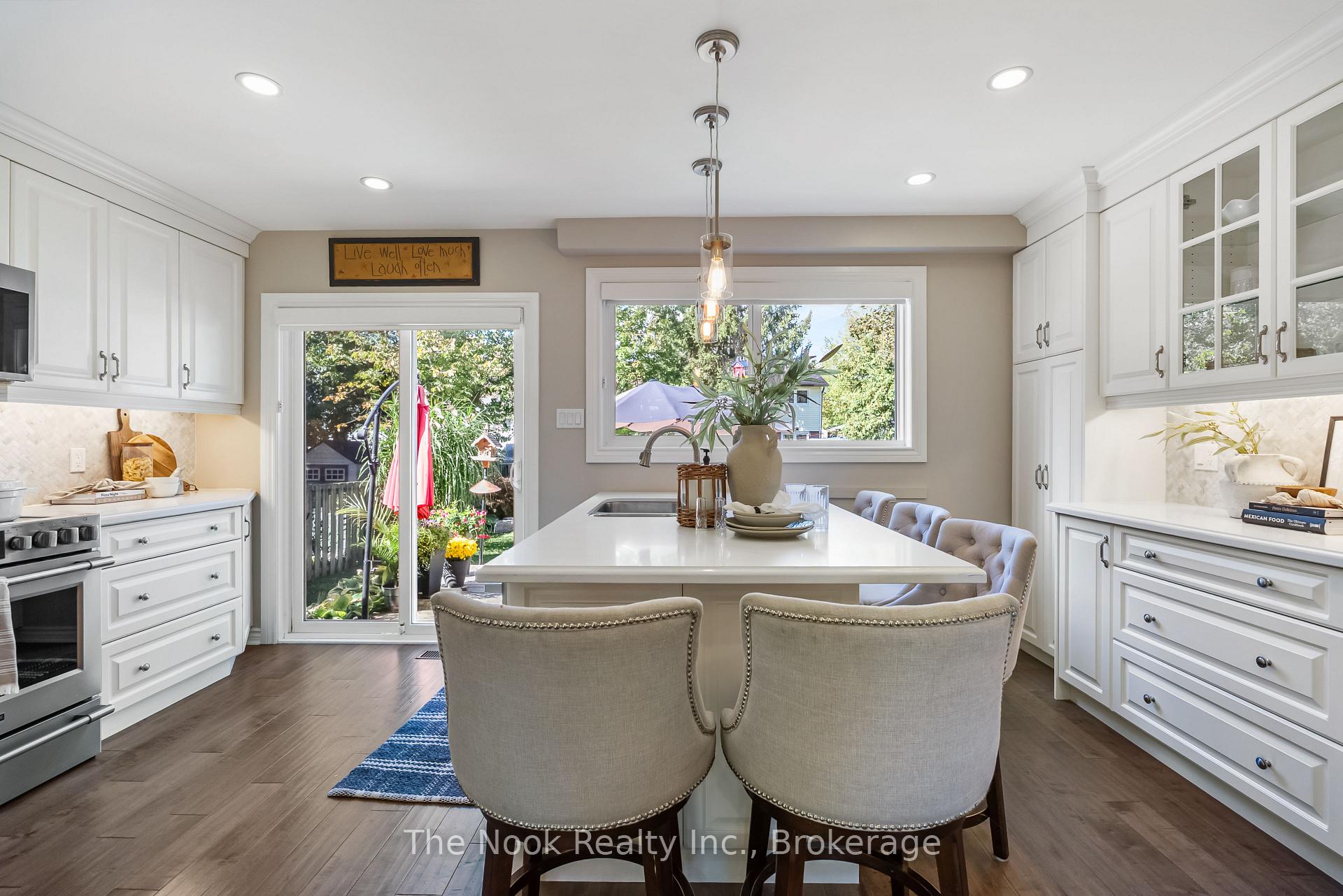 Photo 10 of 648 Berwick Crescent, Oshawa, McLaughlin — HOMEH