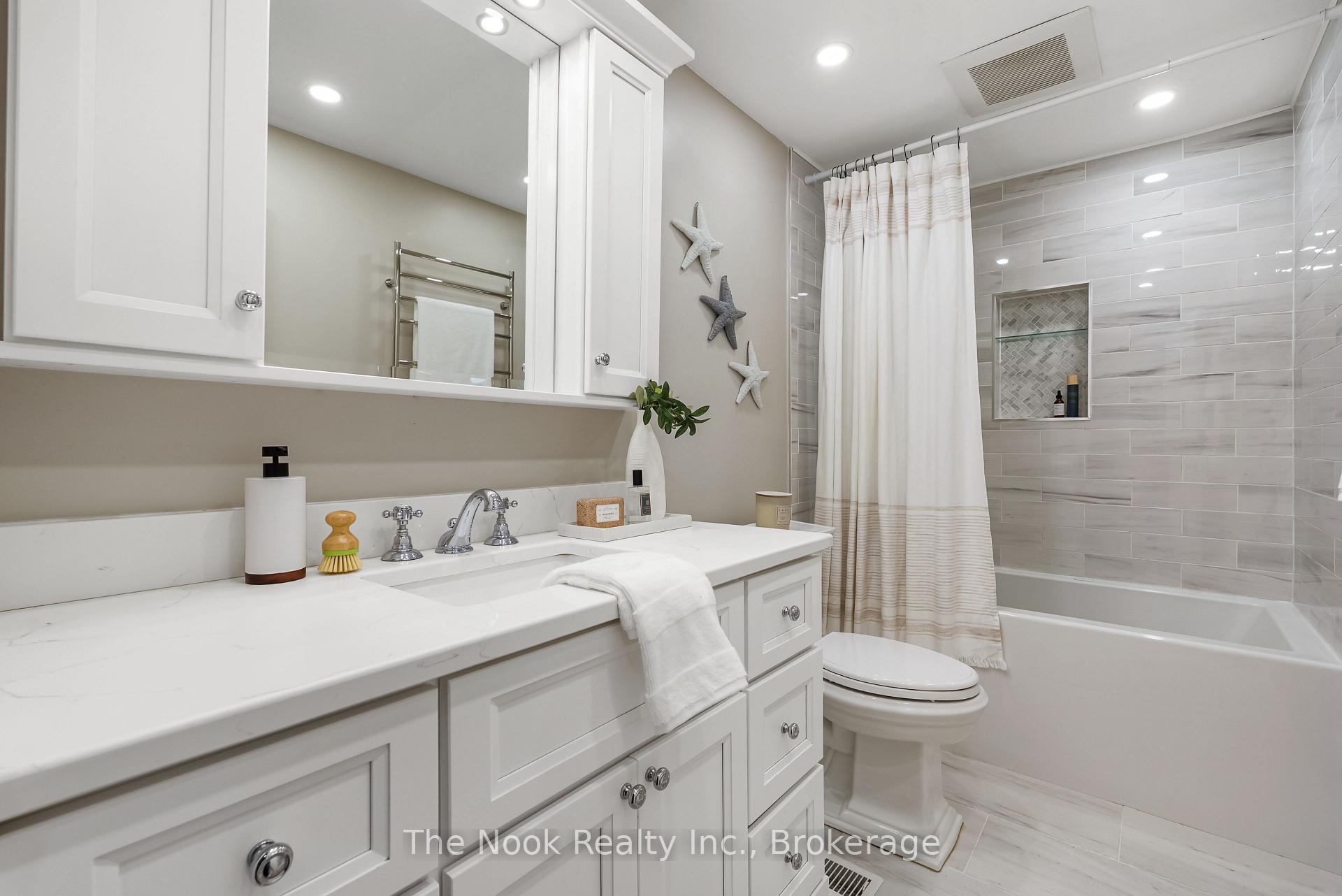 Photo 21 of 648 Berwick Crescent, Oshawa, McLaughlin — HOMEH