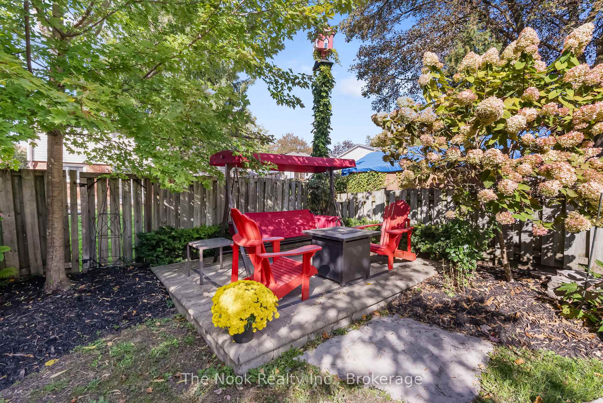 Photo 36 of 648 Berwick Crescent, Oshawa, McLaughlin — HOMEH