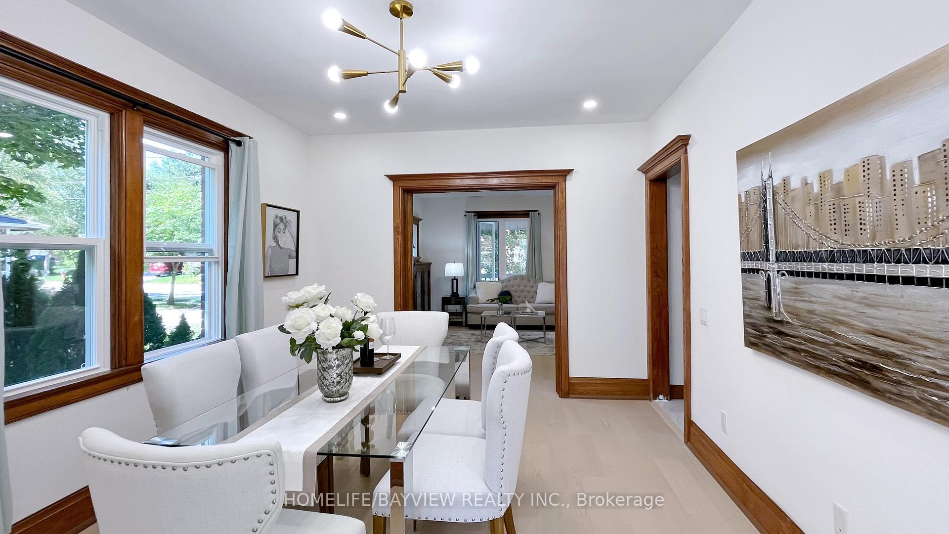 Photo 5 of 82 Centre Street E, Richmond Hill, Crosby — HOMEH