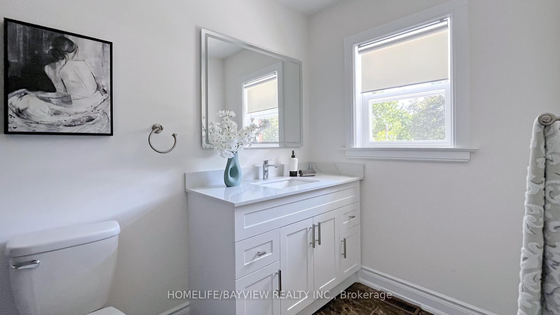 Photo 19 of 82 Centre Street E, Richmond Hill, Crosby — HOMEH