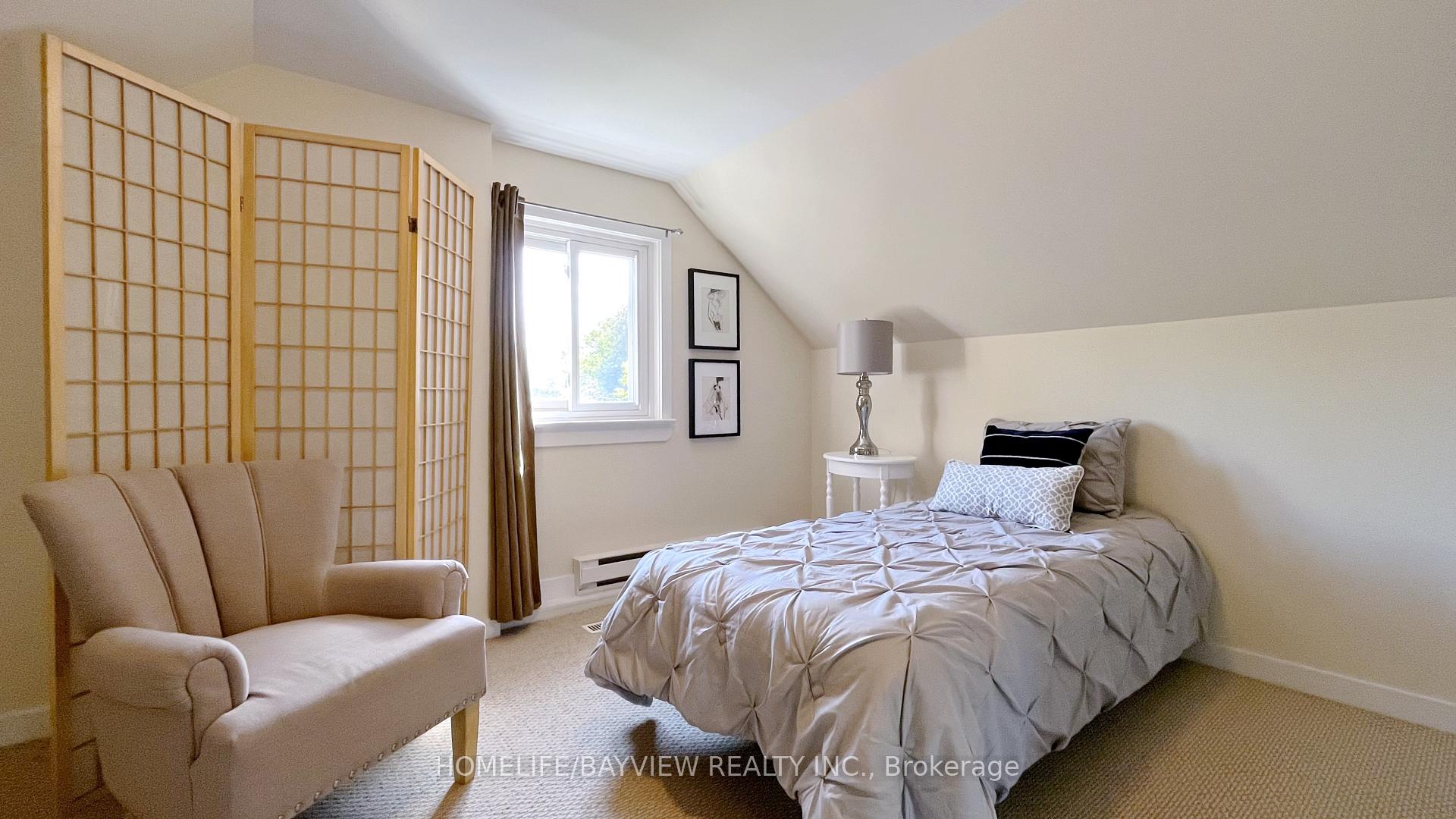 Photo 20 of 82 Centre Street E, Richmond Hill, Crosby — HOMEH
