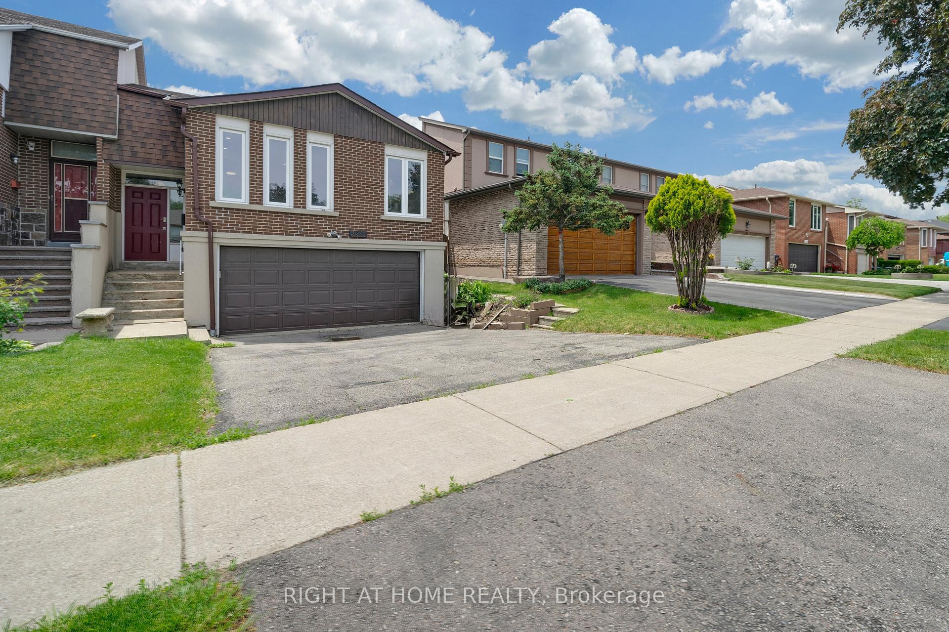 Photo 5 of 3241 Mccarthy Court, Mississauga, Applewood — HOMEH