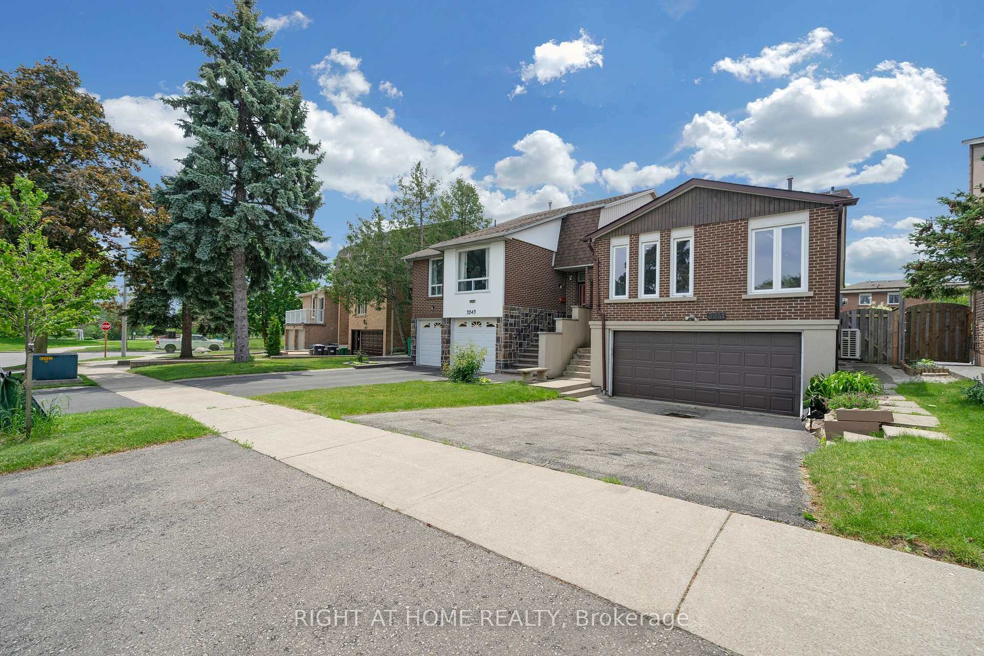 Photo 6 of 3241 Mccarthy Court, Mississauga, Applewood — HOMEH