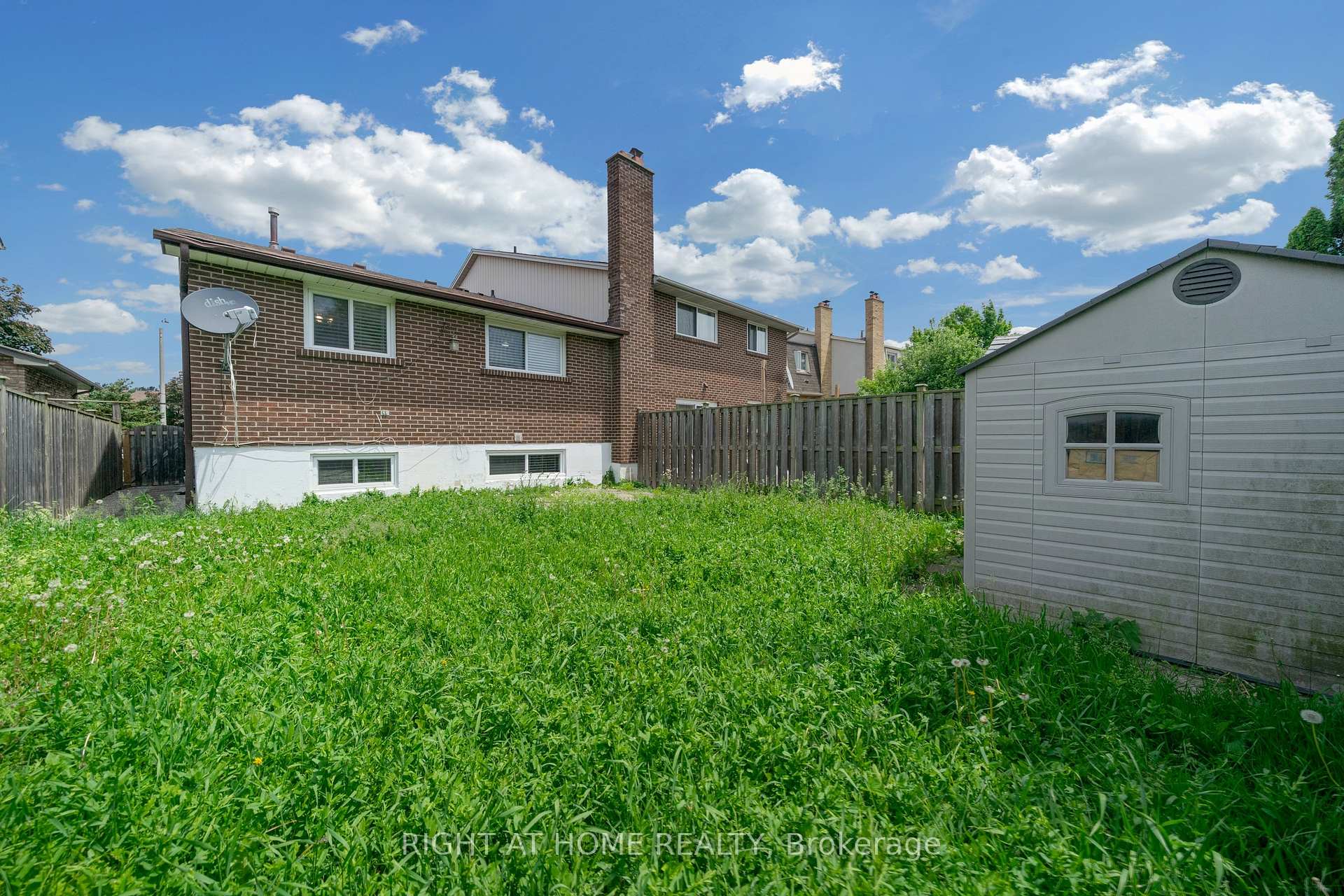 Photo 11 of 3241 Mccarthy Court, Mississauga, Applewood — HOMEH
