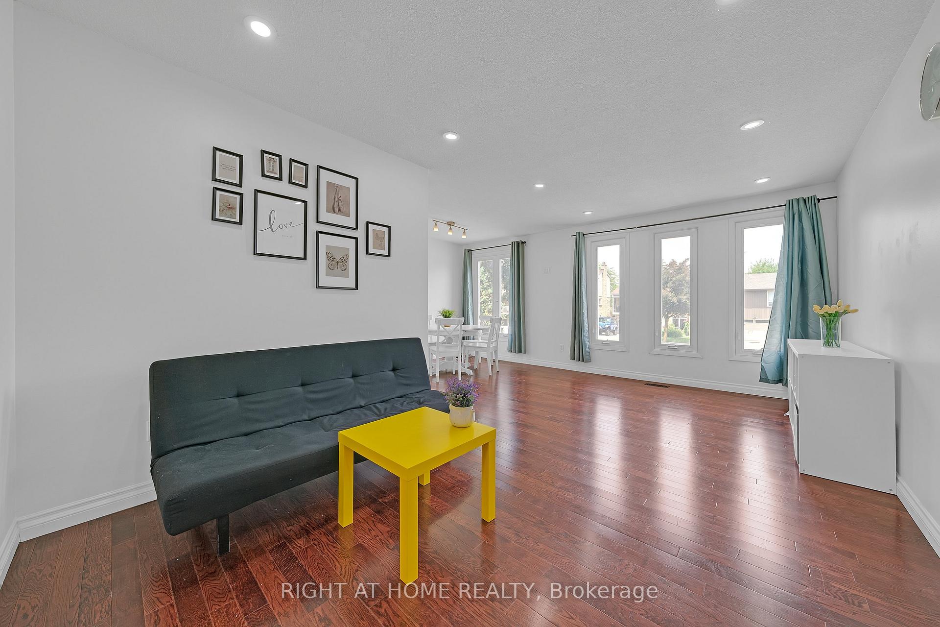 Photo 14 of 3241 Mccarthy Court, Mississauga, Applewood — HOMEH