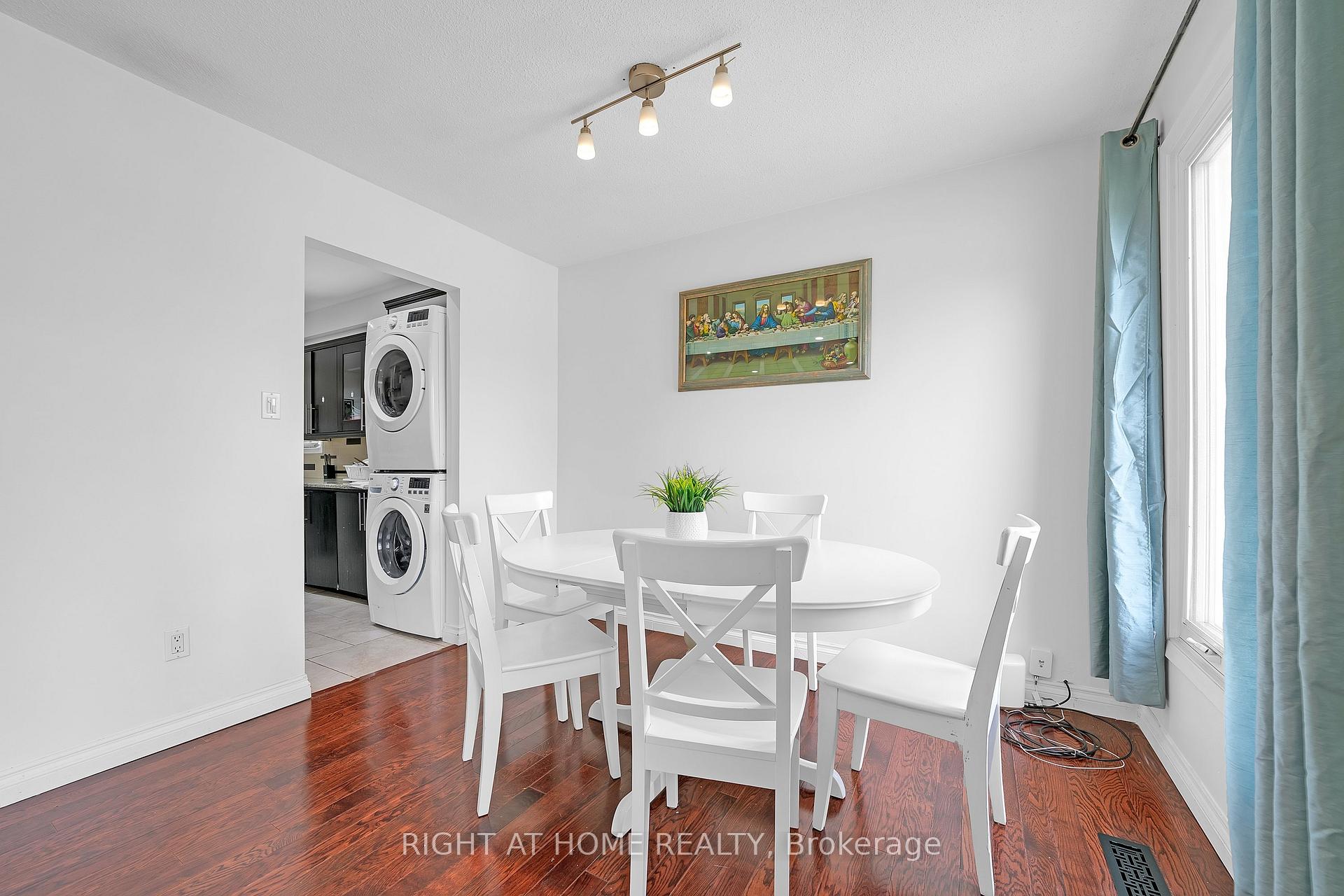 Photo 18 of 3241 Mccarthy Court, Mississauga, Applewood — HOMEH