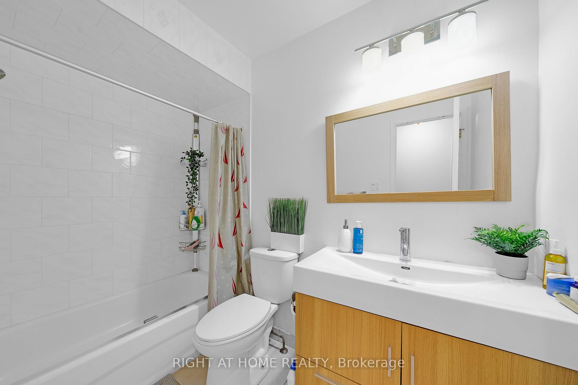 Photo 27 of 3241 Mccarthy Court, Mississauga, Applewood — HOMEH