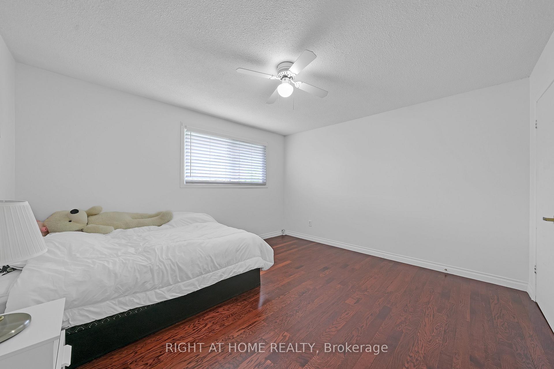 Photo 30 of 3241 Mccarthy Court, Mississauga, Applewood — HOMEH