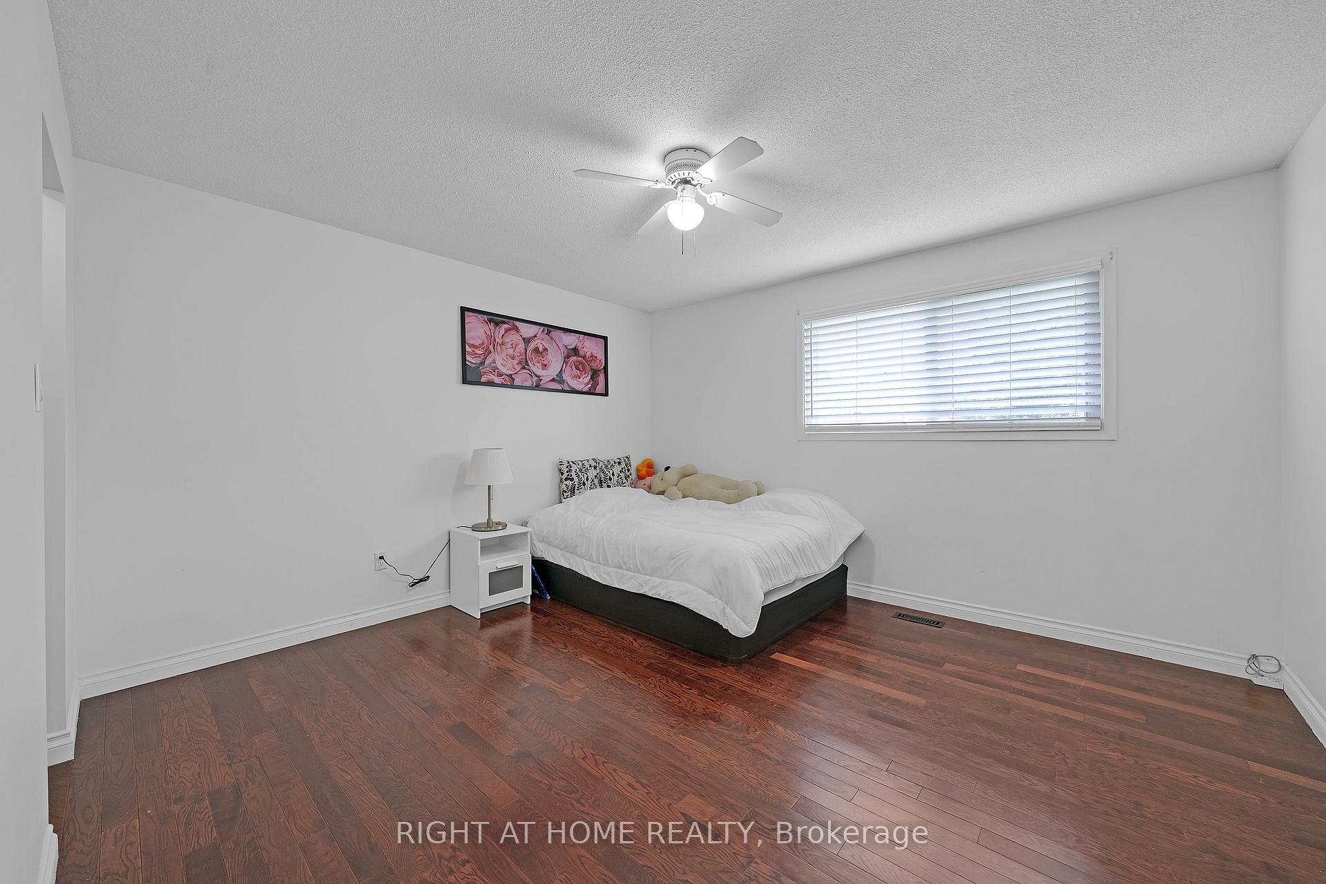 Photo 31 of 3241 Mccarthy Court, Mississauga, Applewood — HOMEH