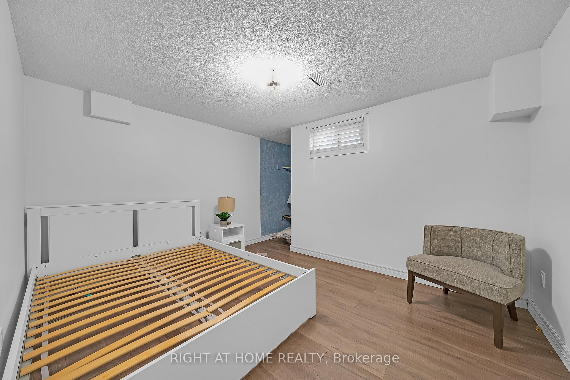 Photo 39 of 3241 Mccarthy Court, Mississauga, Applewood — HOMEH