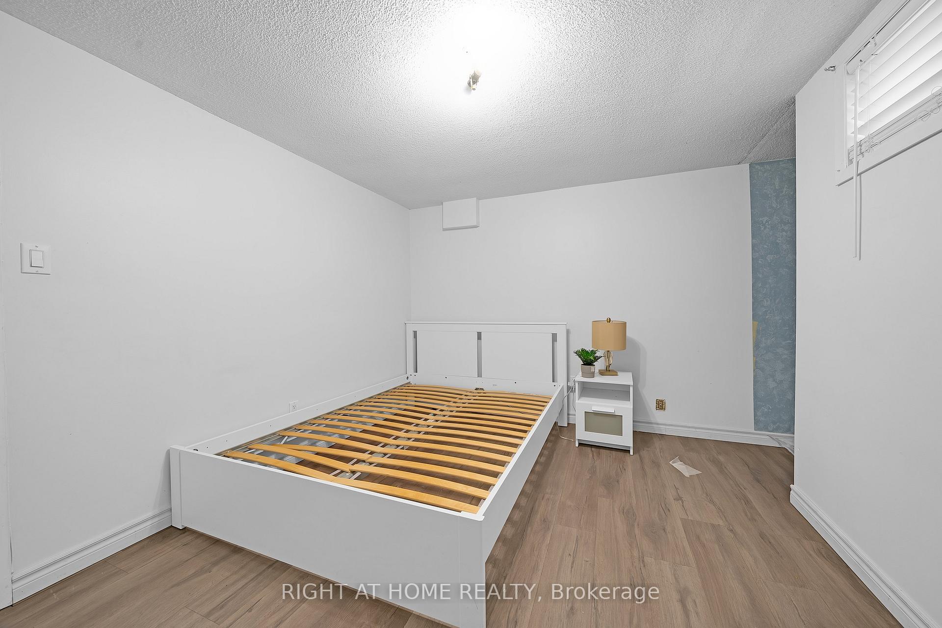 Photo 40 of 3241 Mccarthy Court, Mississauga, Applewood — HOMEH