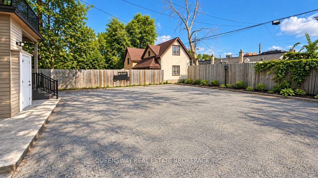 Photo 2 of Unit 1, 73 Mary Street, Barrie, City Centre — HOMEH