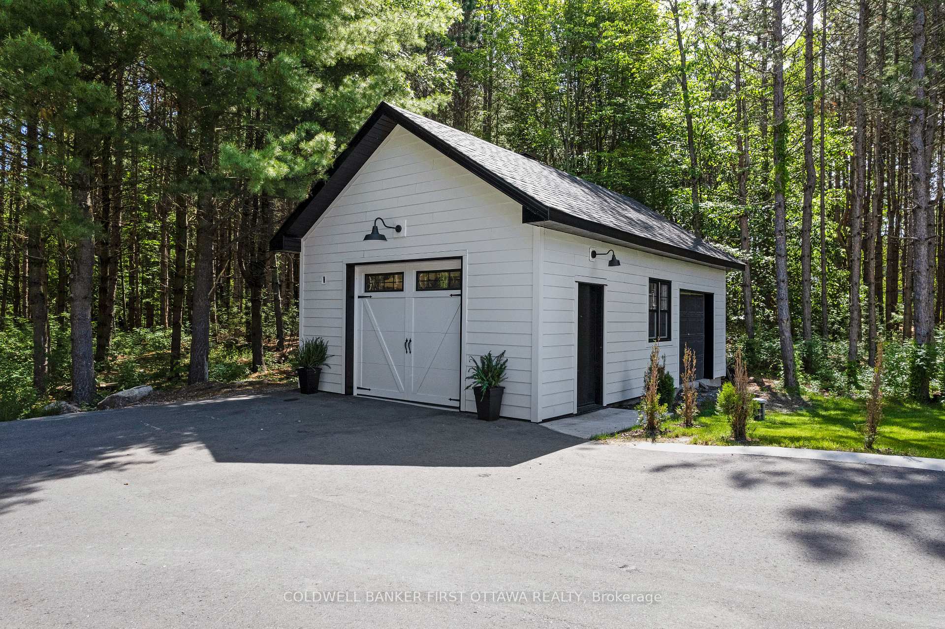 Photo 3 of 793 Powers Road, Tay Valley, Bathurst/Burgess & Sherbrooke (North Burgess) Twp — HOMEH