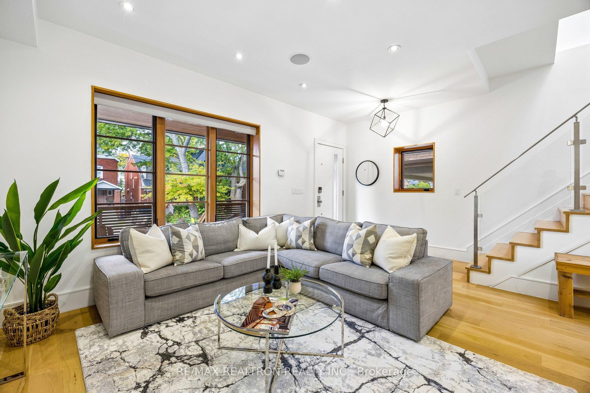 Photo 4 of 125 Pinewood Avenue, Toronto, Humewood-Cedarvale — HOMEH