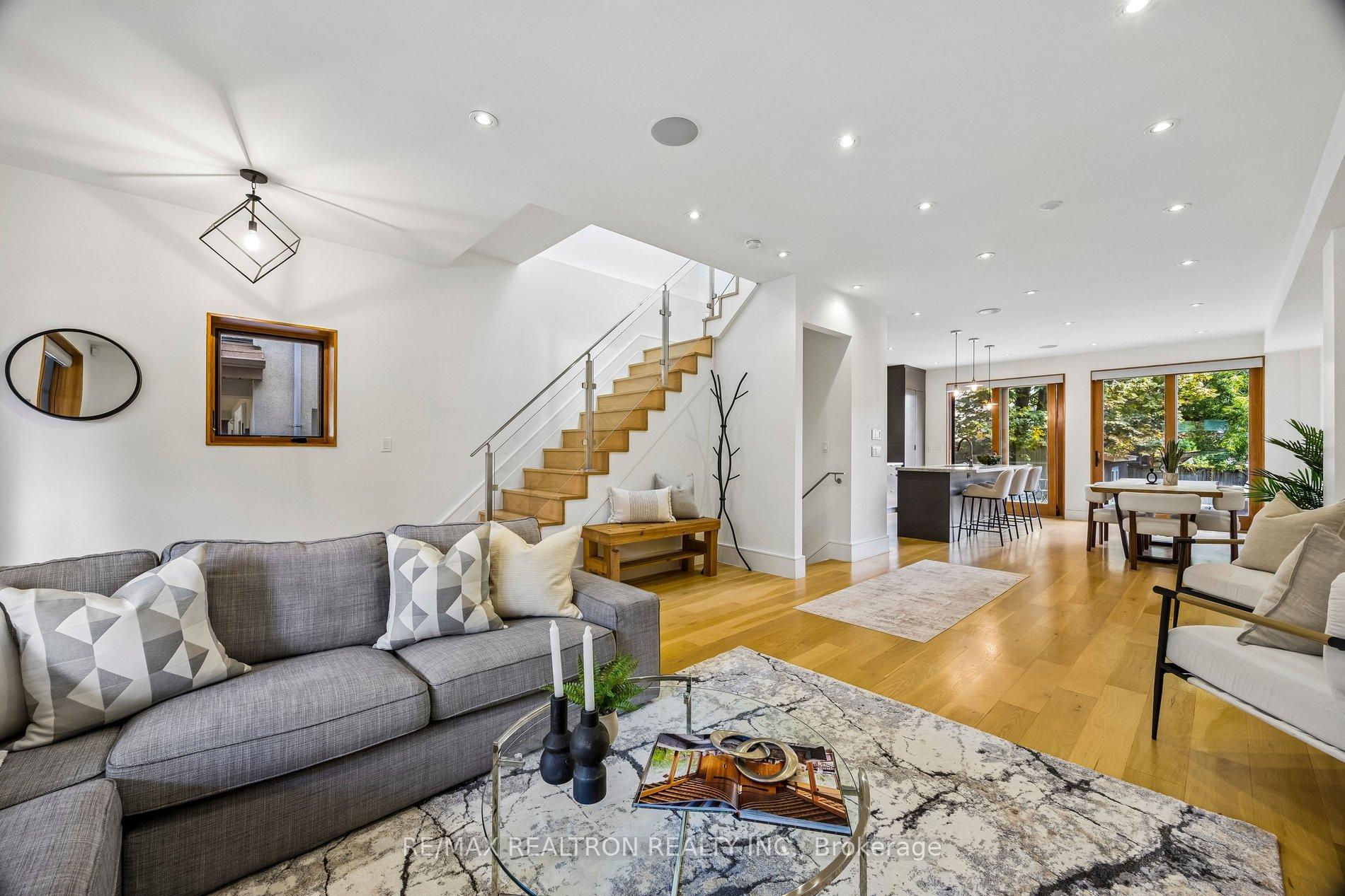 Photo 6 of 125 Pinewood Avenue, Toronto, Humewood-Cedarvale — HOMEH