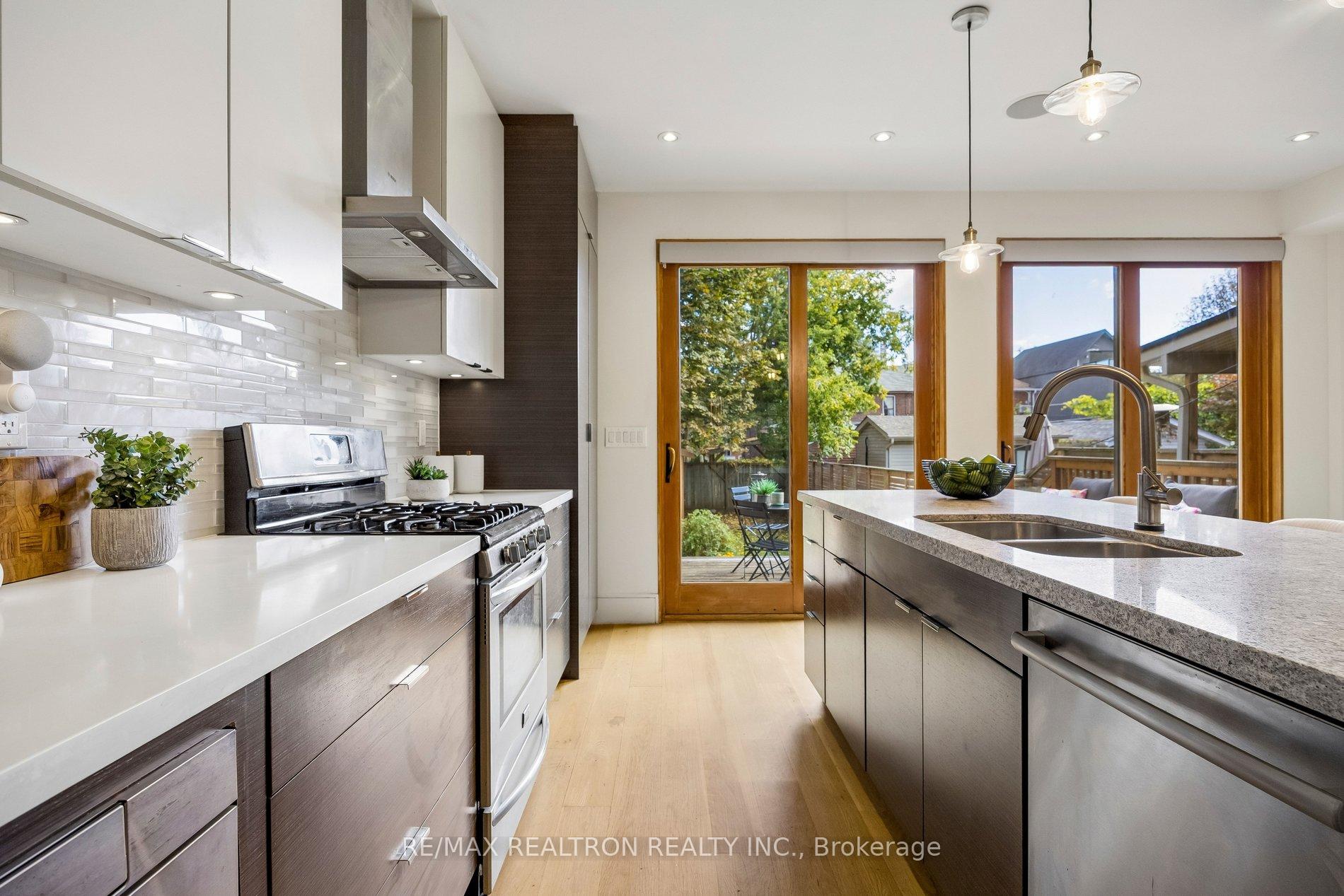 Photo 7 of 125 Pinewood Avenue, Toronto, Humewood-Cedarvale — HOMEH