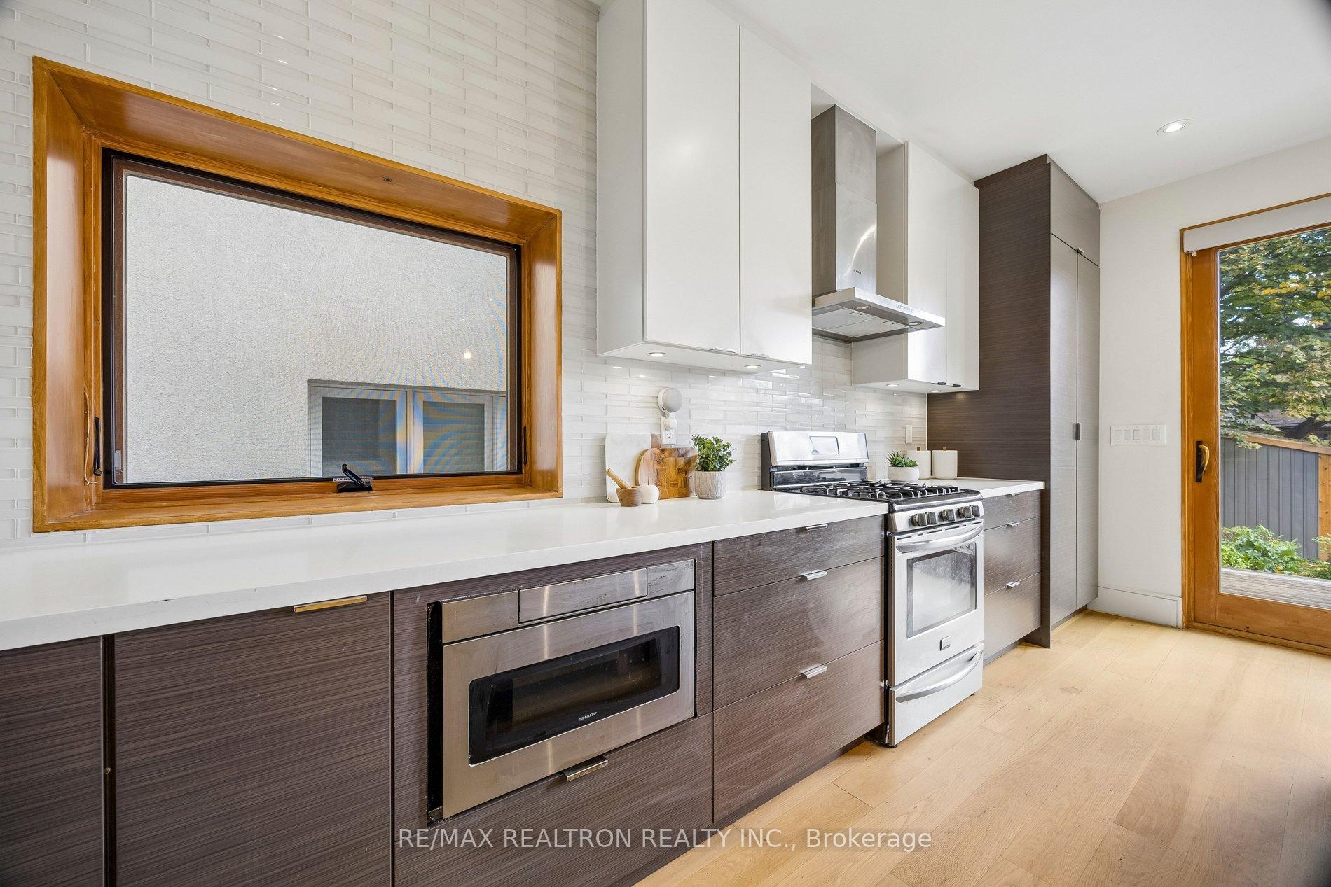 Photo 10 of 125 Pinewood Avenue, Toronto, Humewood-Cedarvale — HOMEH