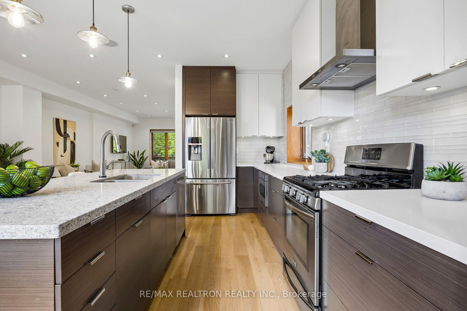 Photo 15 of 125 Pinewood Avenue, Toronto, Humewood-Cedarvale — HOMEH