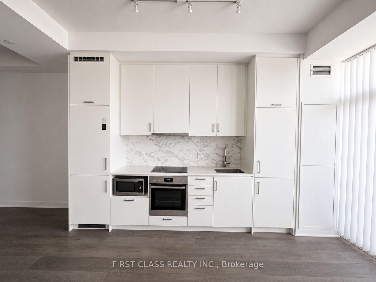 Photo 7 of Unit 1017, 60 Honeycrisp Crescent, Vaughan, Vaughan Corporate Centre — HOMEH