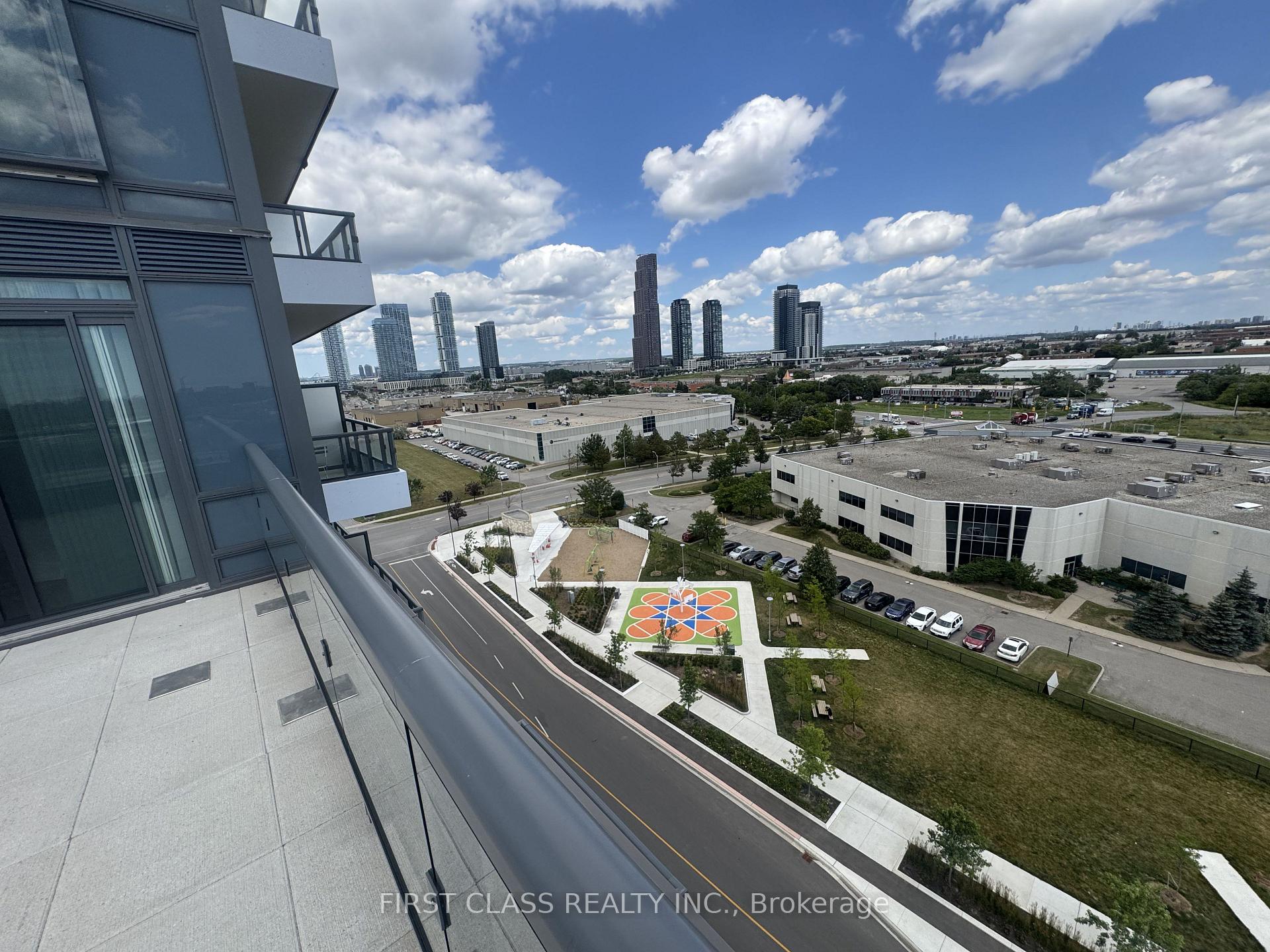 Photo 14 of Unit 1017, 60 Honeycrisp Crescent, Vaughan, Vaughan Corporate Centre — HOMEH