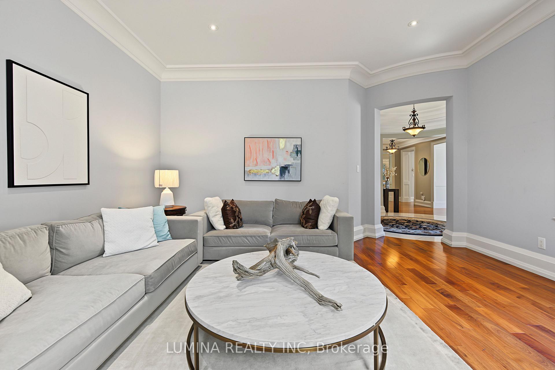 Photo 12 of 30 Davina Circle N, Aurora, Aurora Estates — HOMEH