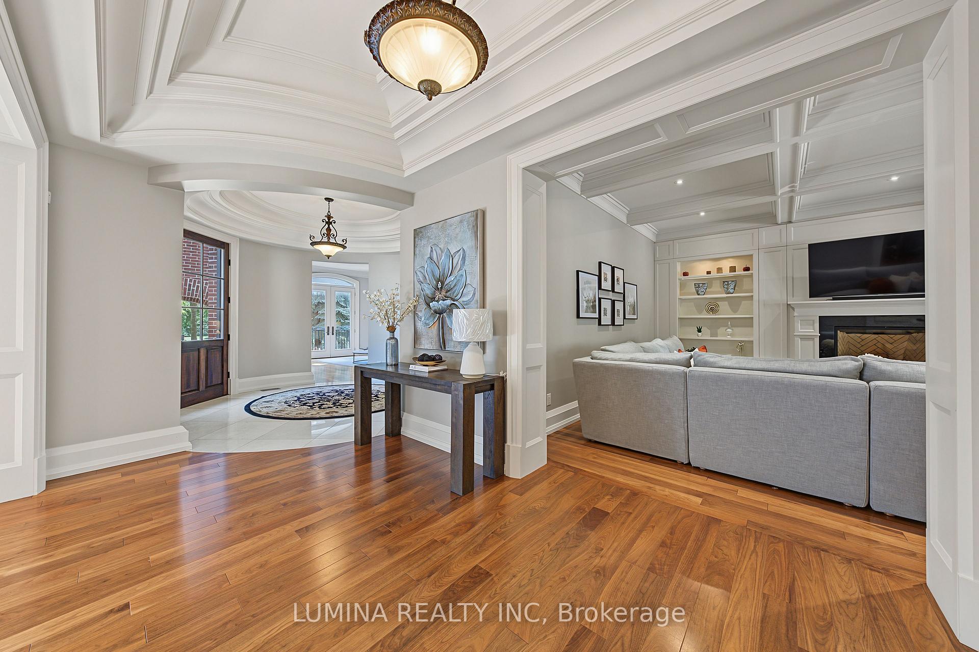 Photo 16 of 30 Davina Circle N, Aurora, Aurora Estates — HOMEH