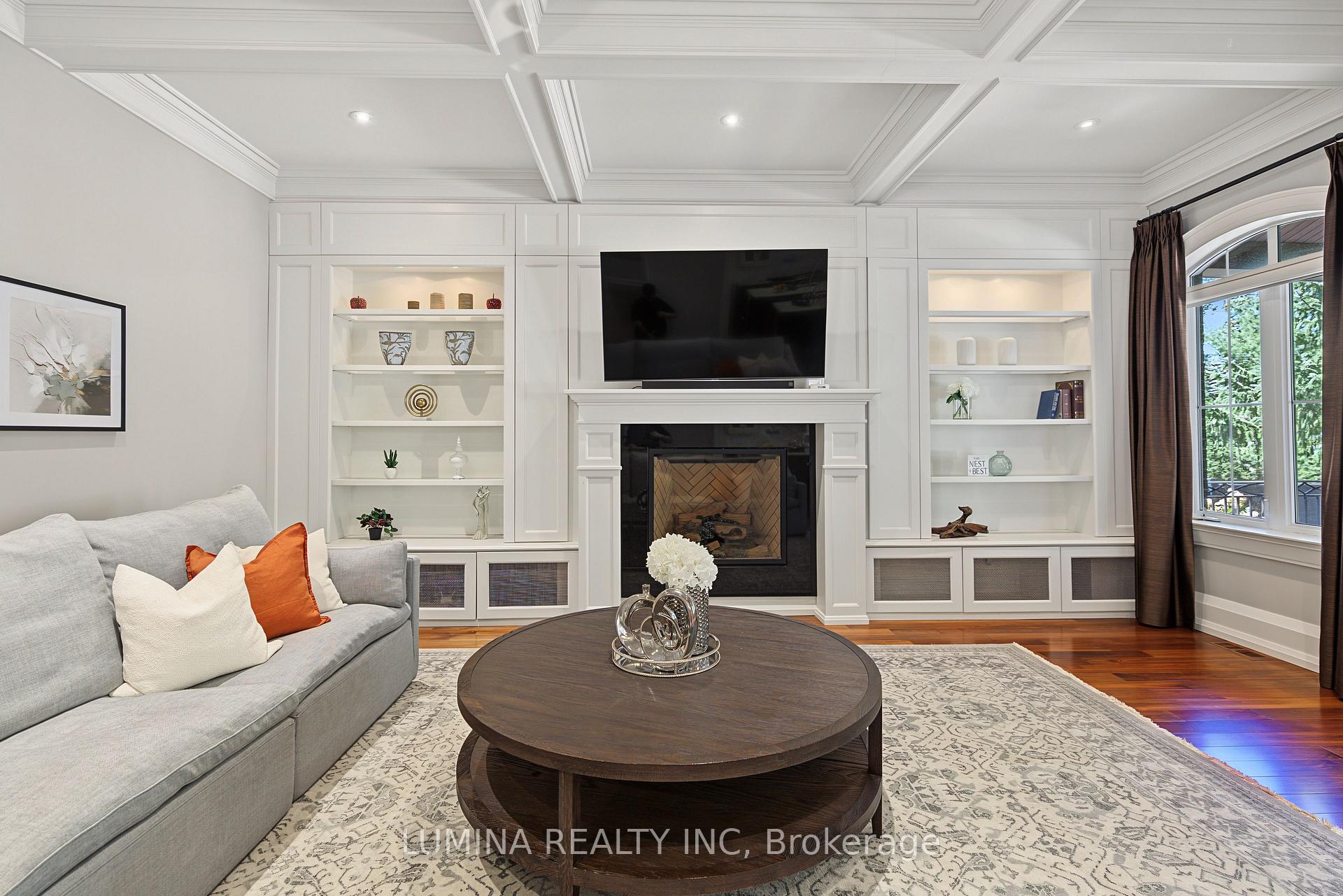 Photo 18 of 30 Davina Circle N, Aurora, Aurora Estates — HOMEH