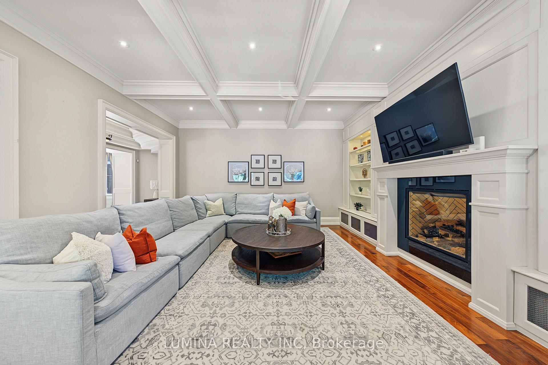 Photo 19 of 30 Davina Circle N, Aurora, Aurora Estates — HOMEH