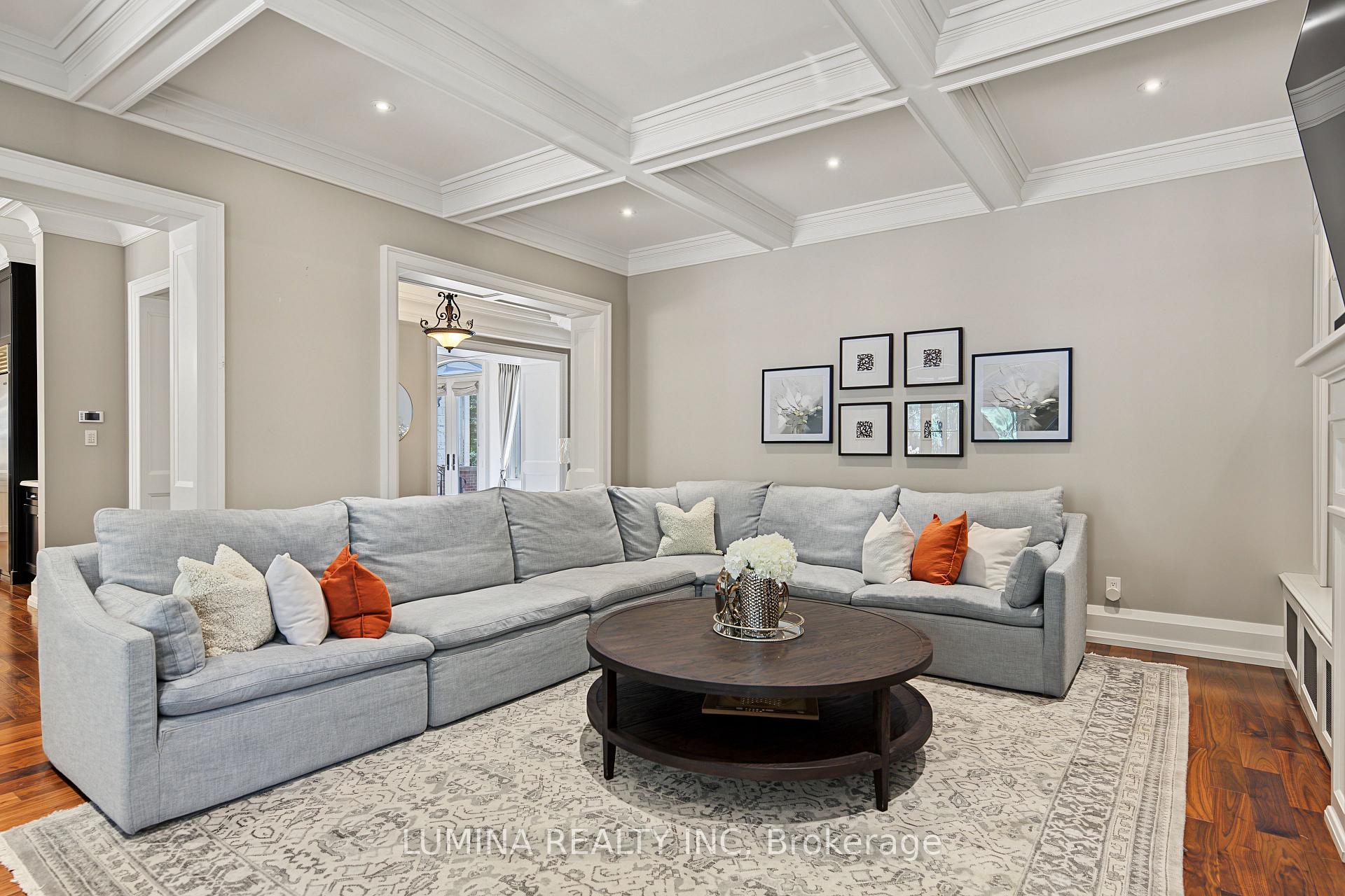 Photo 20 of 30 Davina Circle N, Aurora, Aurora Estates — HOMEH