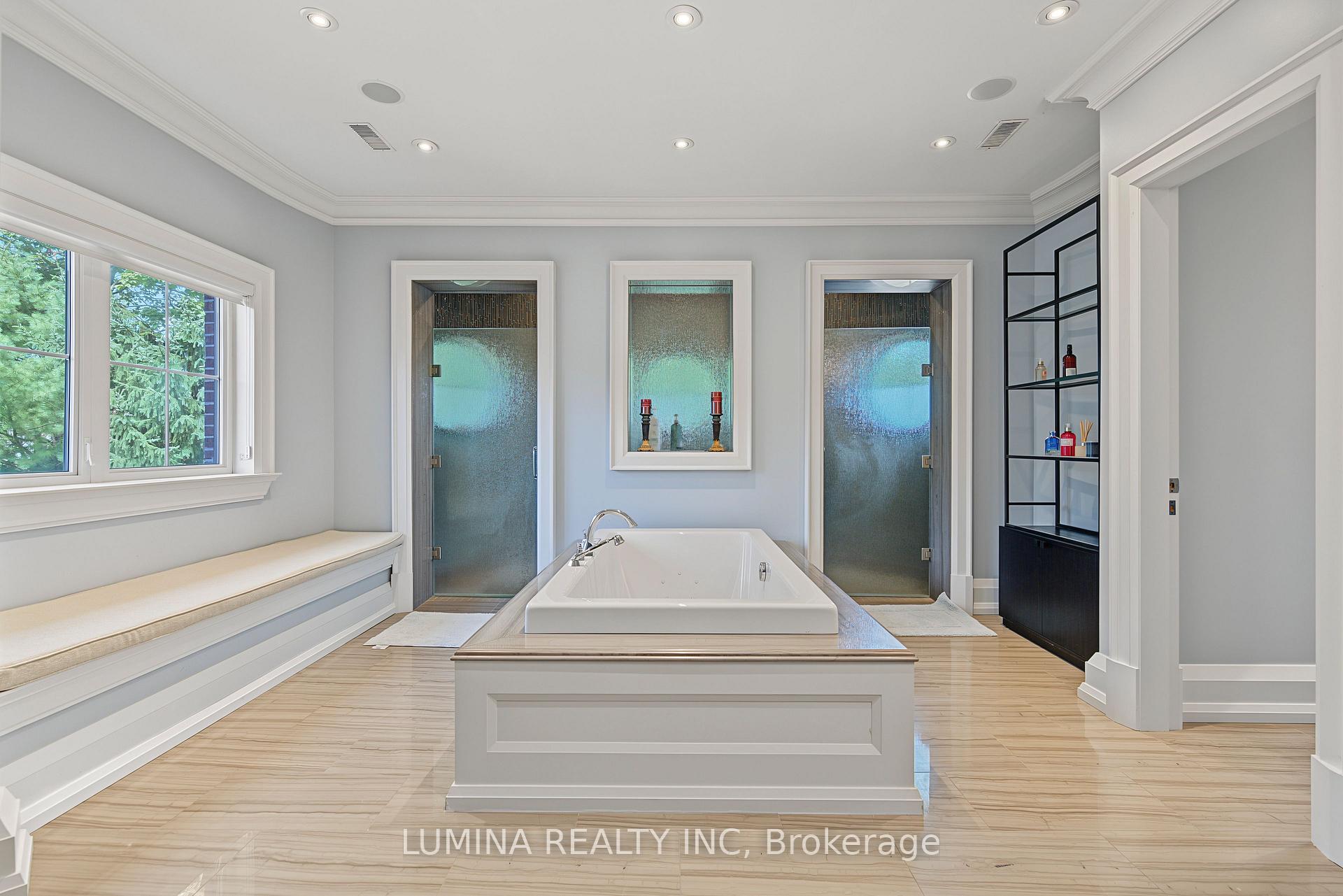 Photo 32 of 30 Davina Circle N, Aurora, Aurora Estates — HOMEH