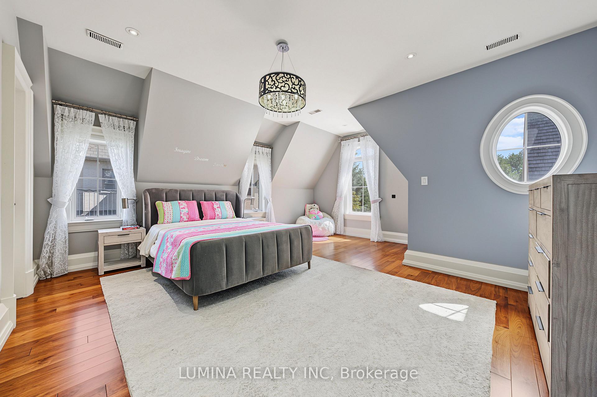 Photo 34 of 30 Davina Circle N, Aurora, Aurora Estates — HOMEH