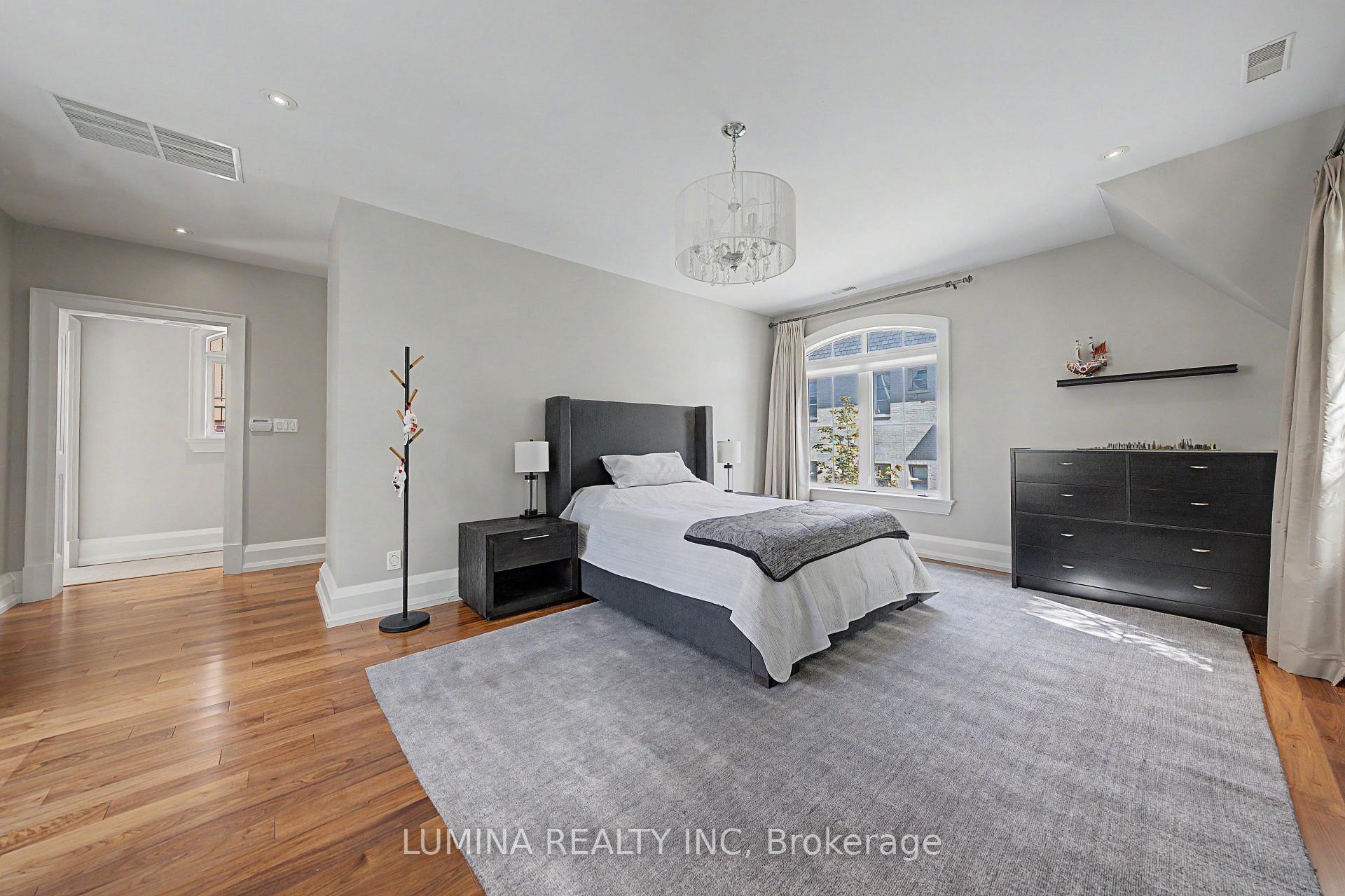 Photo 43 of 30 Davina Circle N, Aurora, Aurora Estates — HOMEH