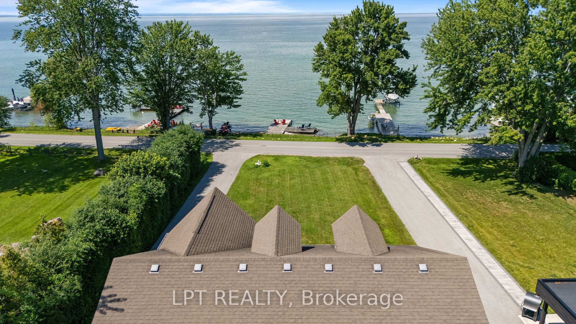 Photo 6 of 173 Lake Drive E, Georgina, Historic Lakeshore Communities — HOMEH