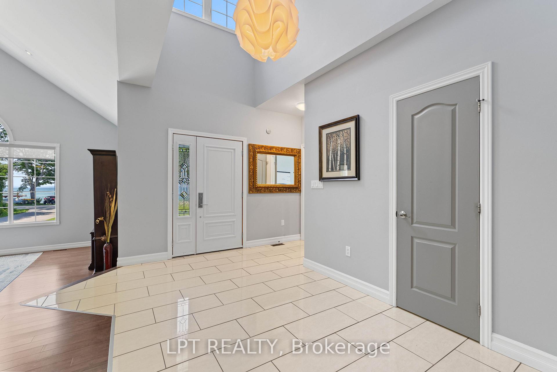 Photo 14 of 173 Lake Drive E, Georgina, Historic Lakeshore Communities — HOMEH